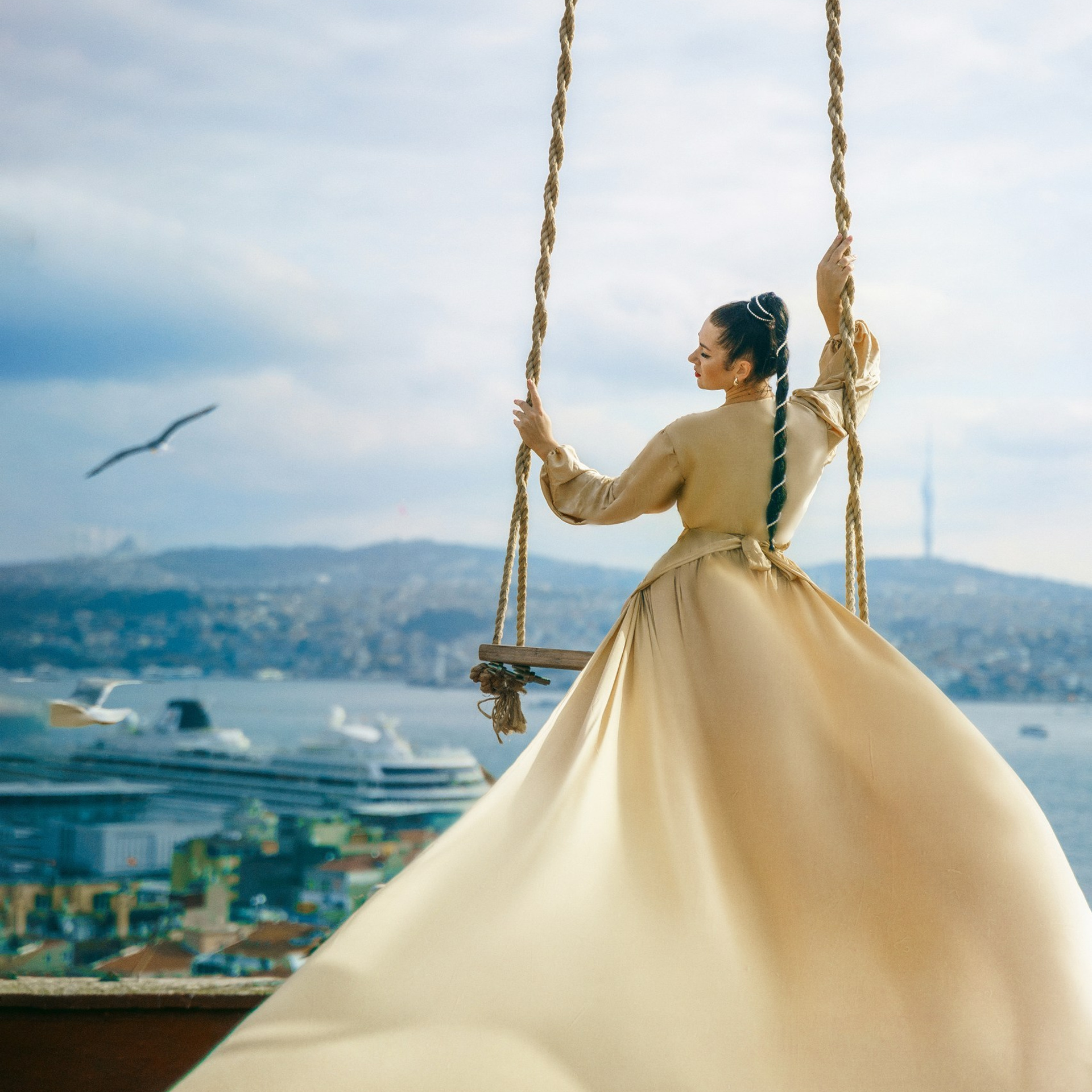 Фотосессия в Стамбуле. Фотограф в Стамбуле. Лайфстайл фотограф в Стамбуле Анатолий. Фотосессии на крышах с чайками