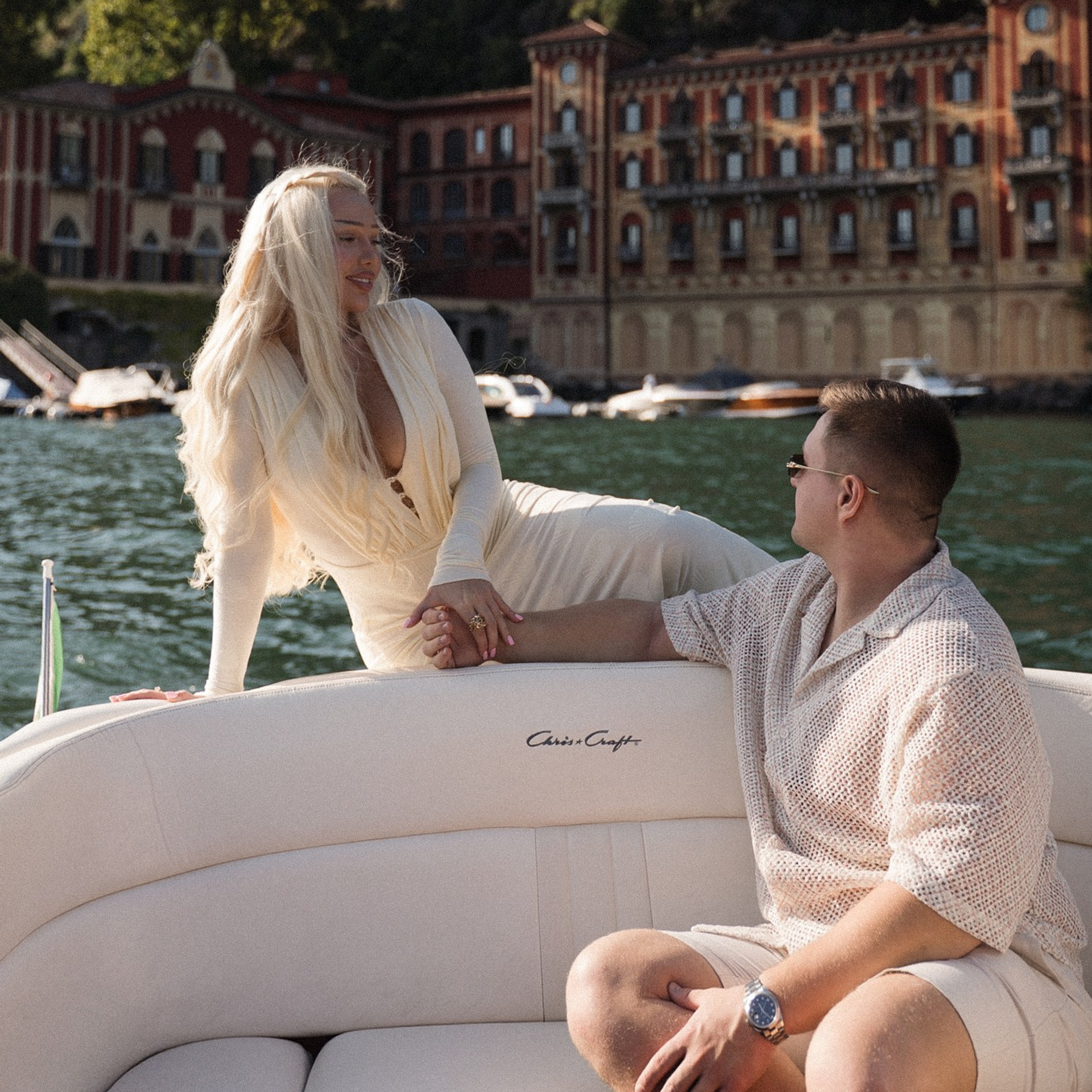 Lake Como Romantic Boat Photoshoot
