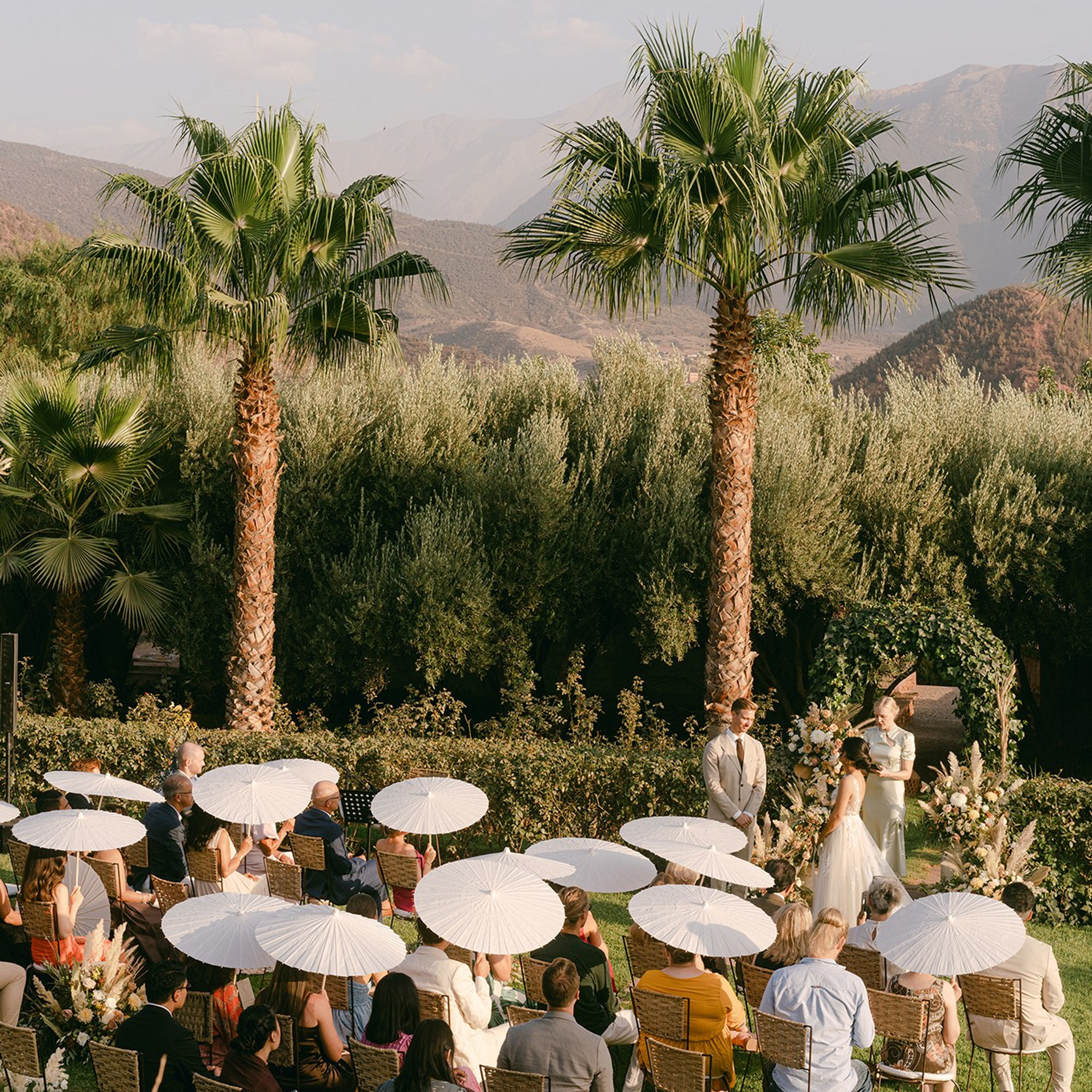 Оо. Wedding photographer in Europe. Based in Italy, Lake Como. Aesthetic elegant story-telling