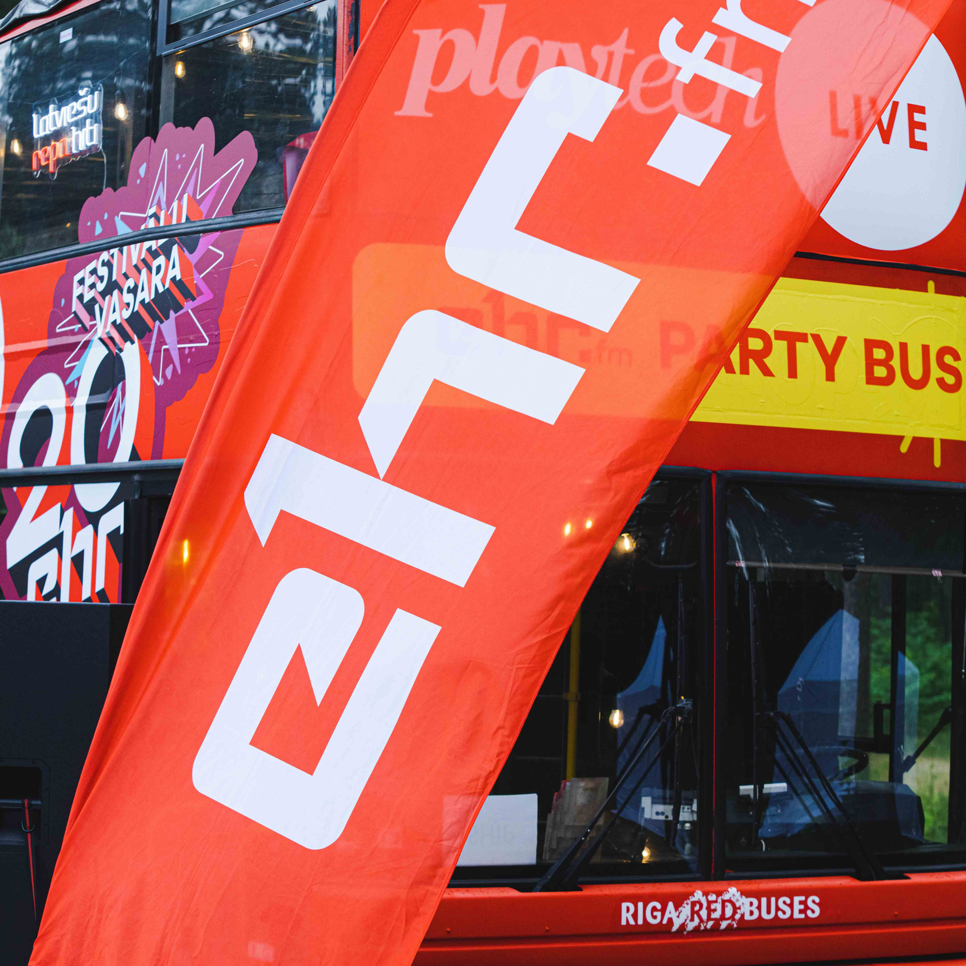 Atsauksmes. BELLOW US FOTOGRĀFS RĪGA