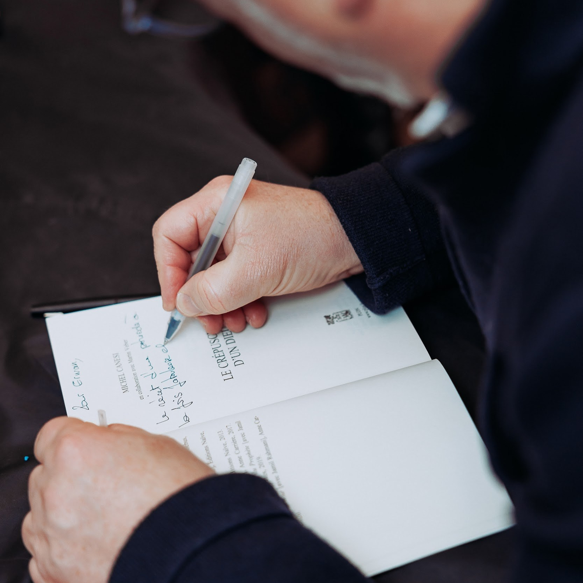 Michel Canesi à la présentation de son livre (éditions Plon). Photographe à Paris