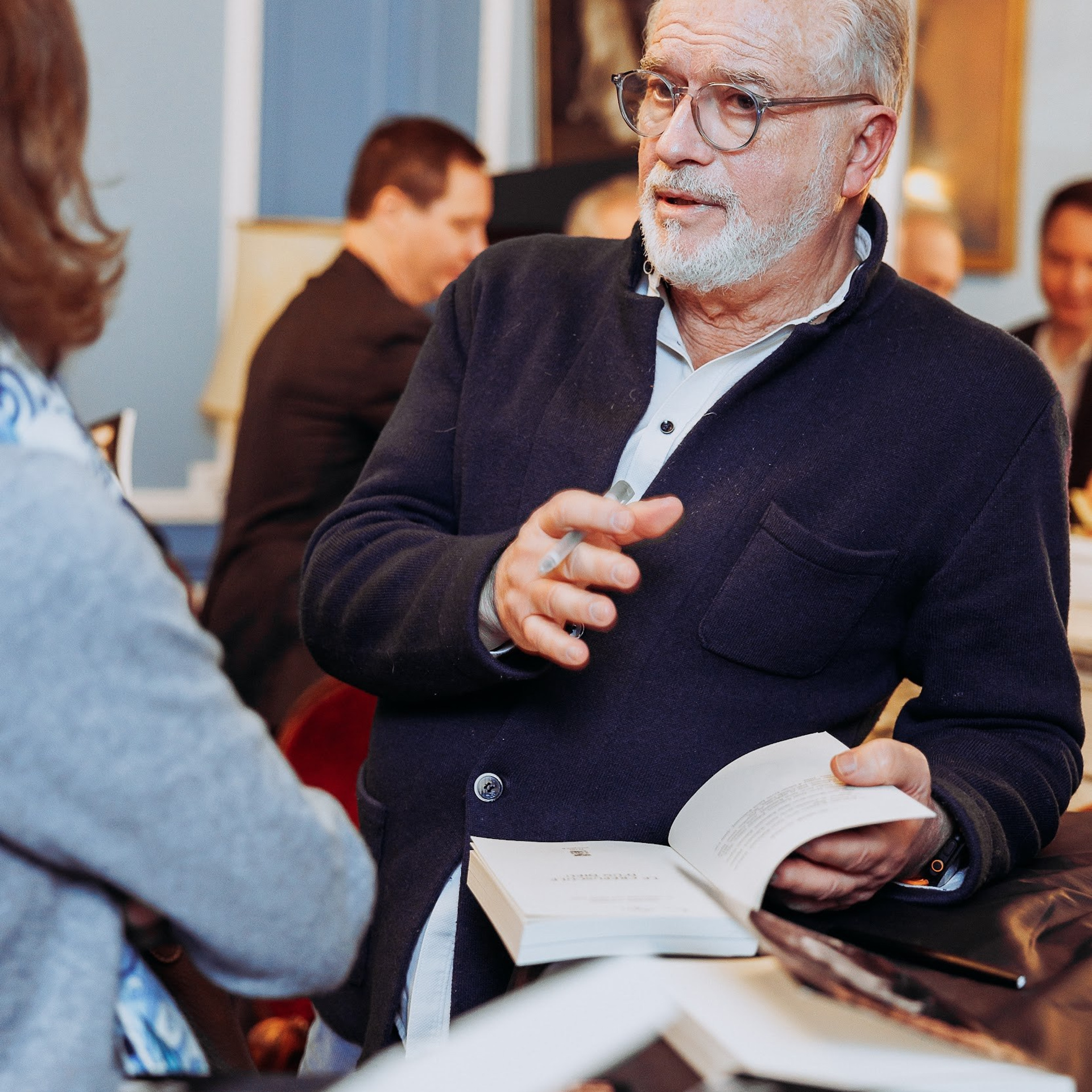 Michel Canesi à la présentation de son livre (éditions Plon). Photographe à Paris
