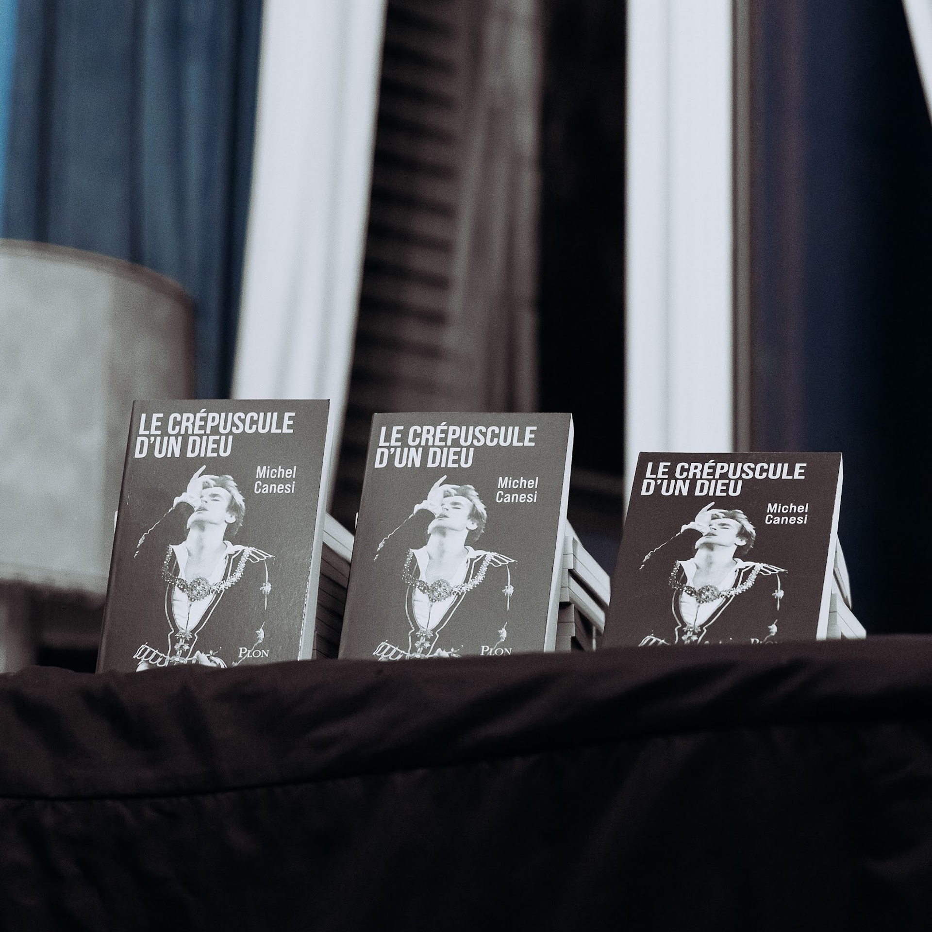 Michel Canesi à la présentation de son livre (éditions Plon). Photographe à Paris