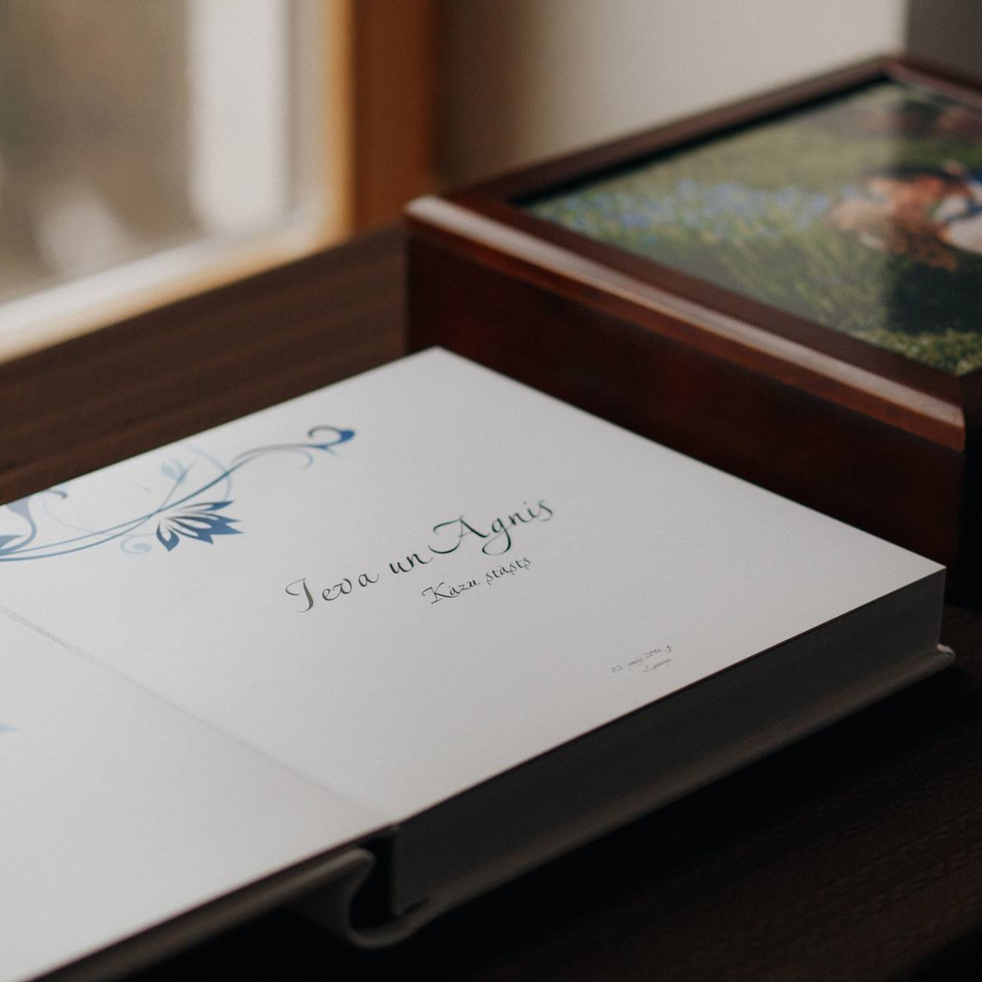 KĀZU FOTO GRĀMATAS UN ĢIMENES ALBŪMI