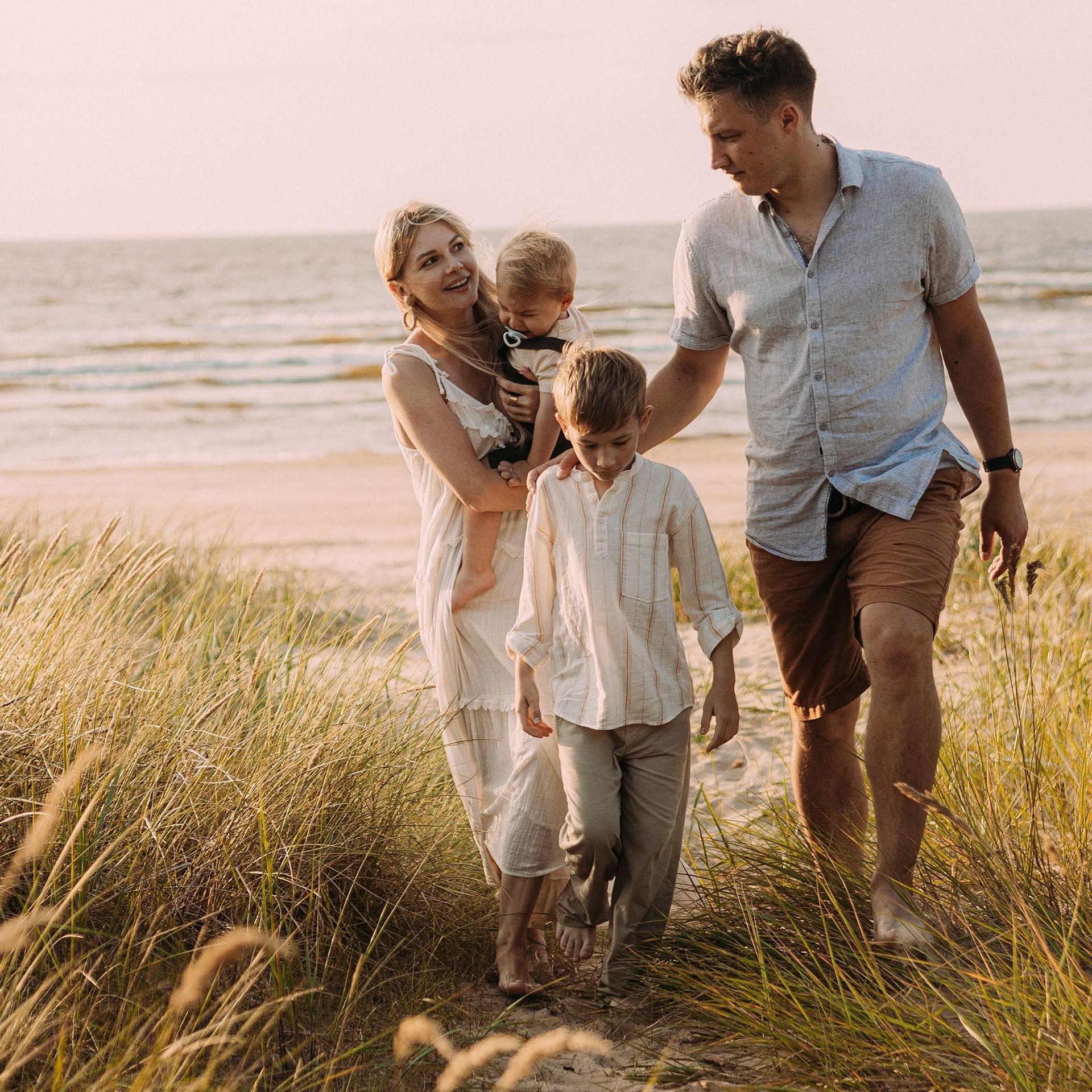 IETEIKUMI ĢIMENES FOTOSESIJAI