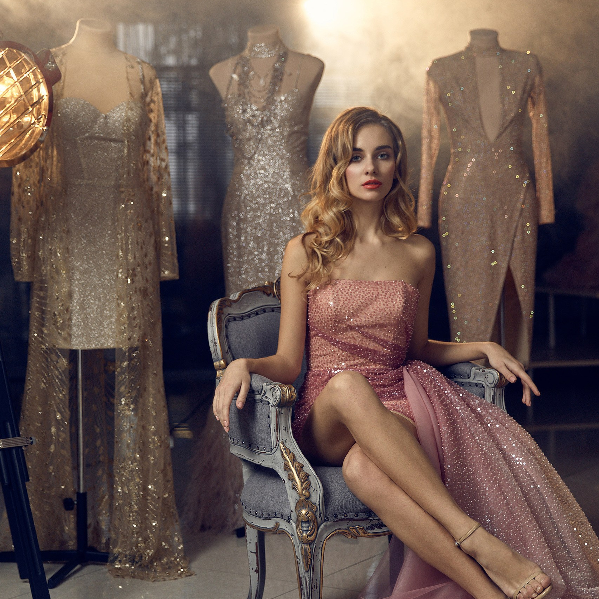 Come una Sessione Fotografica Professionale Può Elevare il Tuo Portfolio Artistico e il Tuo Business: Guida per CEO e Professionisti. Natali Mazzi | Studio 20 | Fotostudio a Roma, Tuscolana | Ritratto