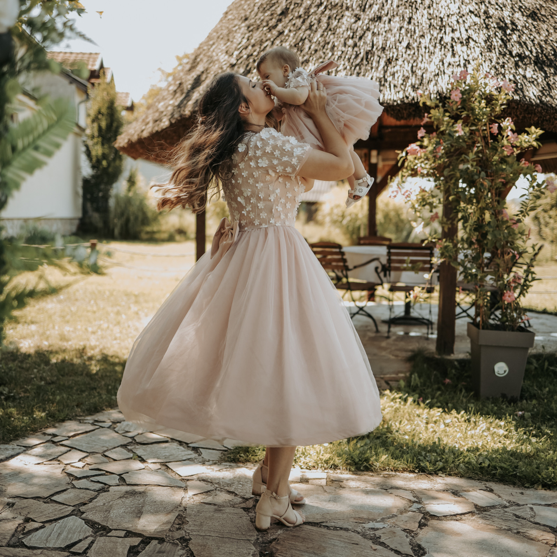 Customer Satisfaction. Family and Wedding Photographer