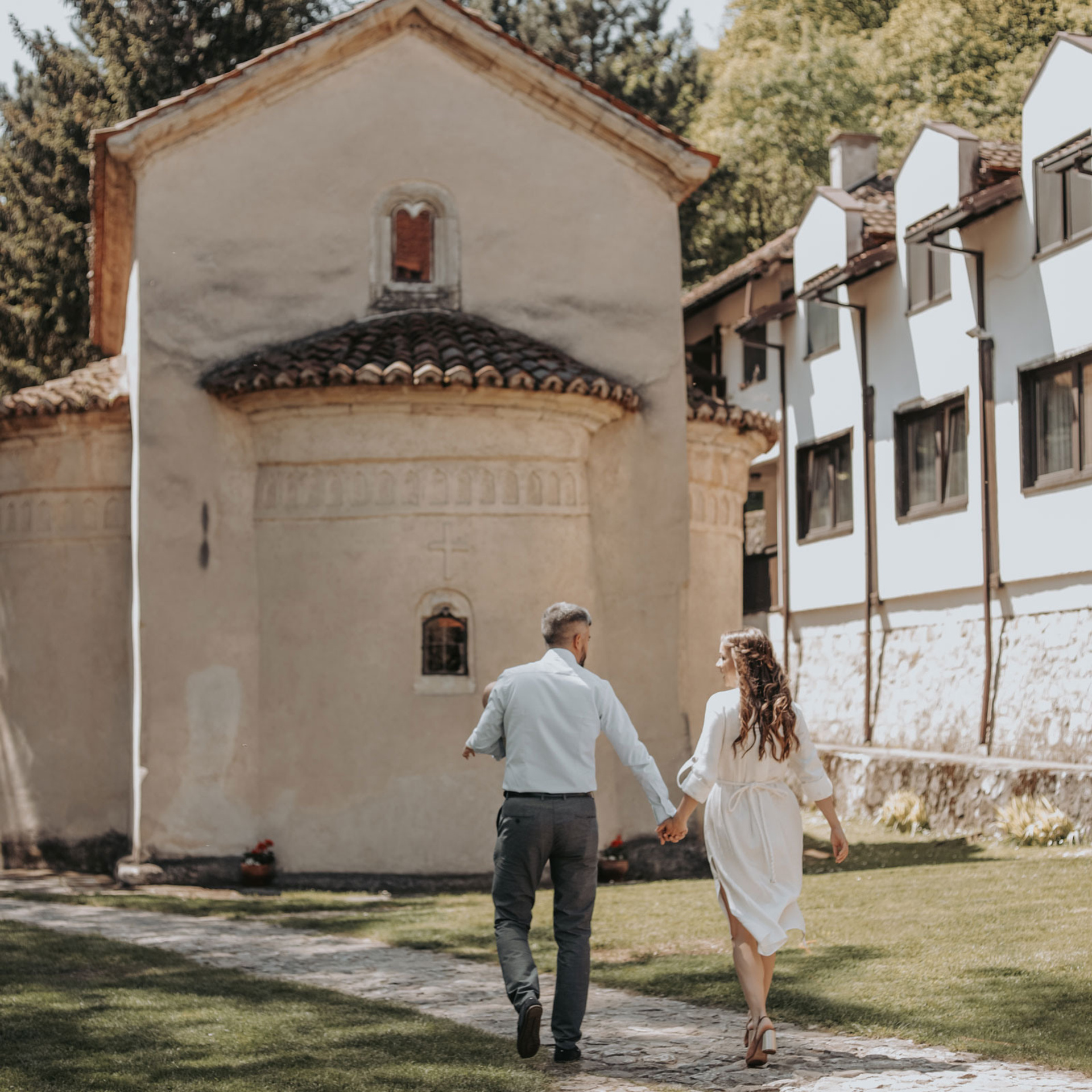 Customer Satisfaction. Family and Wedding Photographer