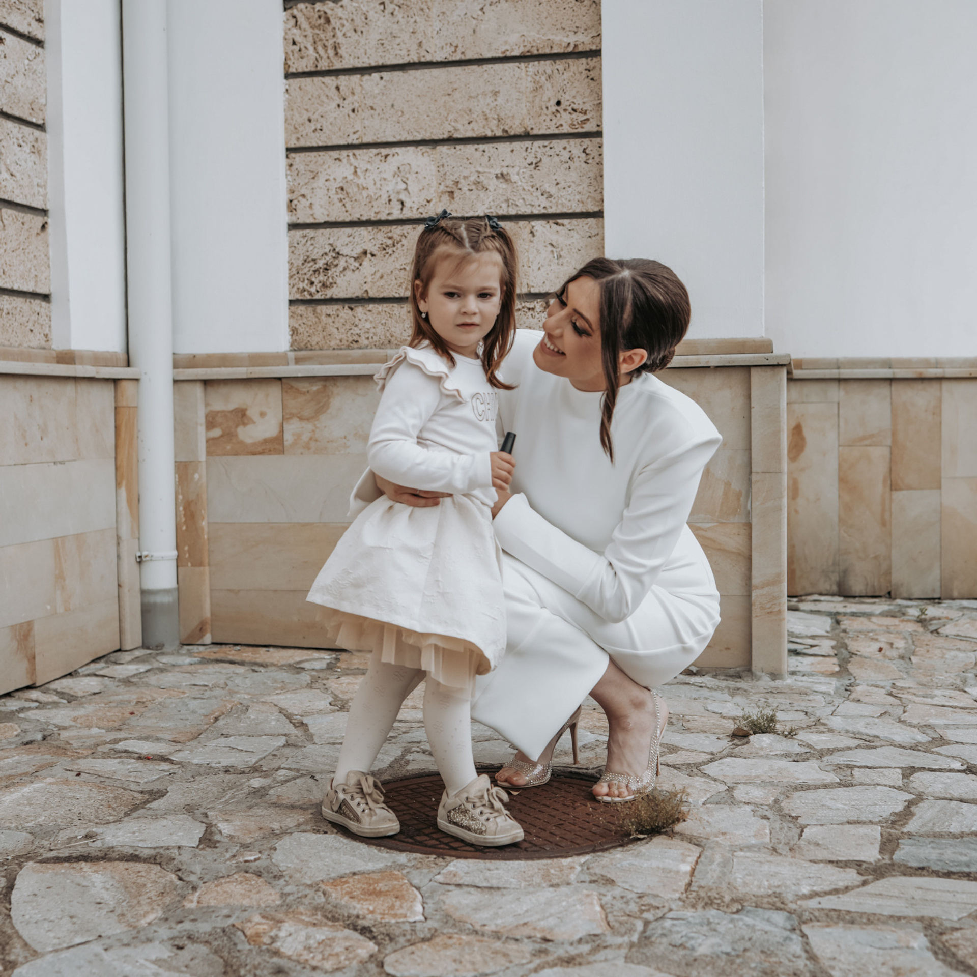 Customer Satisfaction. Family and Wedding Photographer