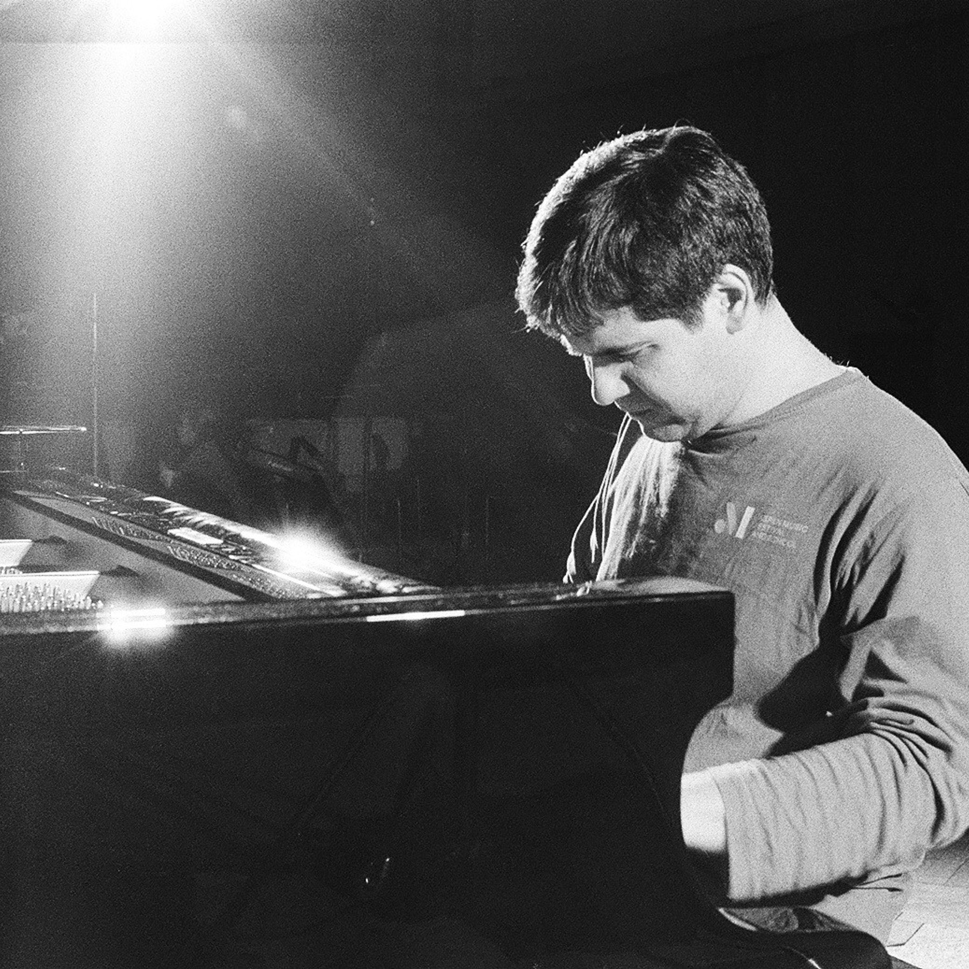 Vadym Kholodenko. Analog. Anastasia Shapoval violoniste et photographe. Annecy — Geneve