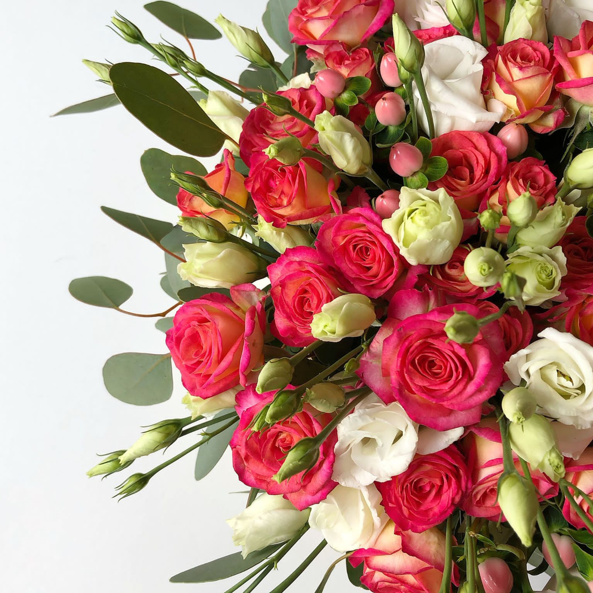 Dāvana dāvanu pušķis dāvanu kaste blumenbox pušķu piegde gift подарок цветы с доставкой букет подарок конфеты блумбокс  ziedu kaste