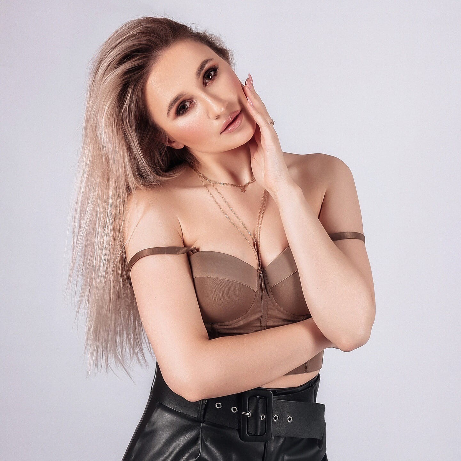 Wedding photographer Michigan. Anastasia Post: Wedding and Editorial Photography