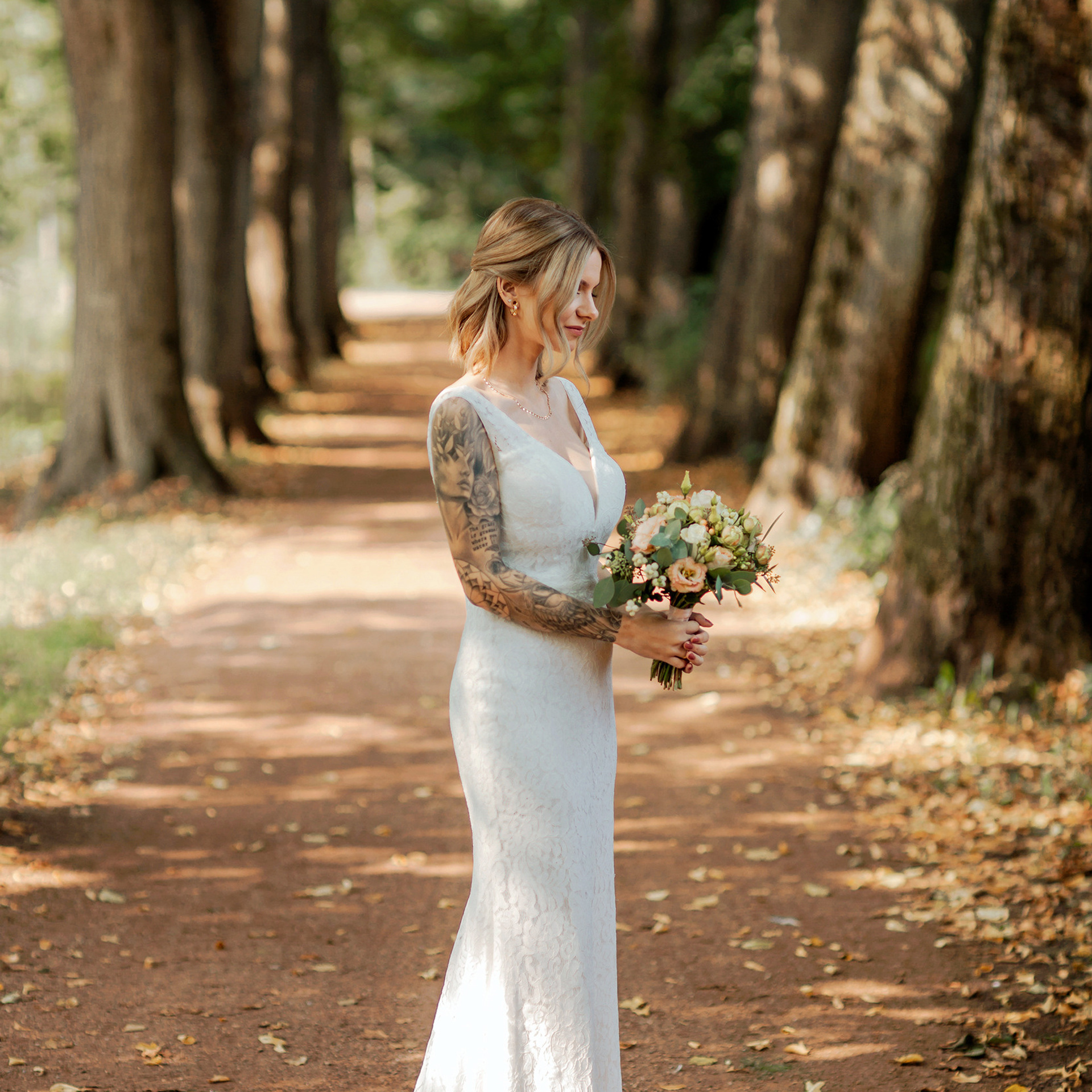 Brautpaarfotoshooting im Stadtpark Epe, Hochzeitsfotoshooting im Stadtpark Epe, Hochzeit mit Hund, Brautpaarshooting mit Hund, Braut mit Hund, Hochzeit Niedersachsen, Braut und Bräutigam, Brautpaar Fotoshooting, Brautpaarshooting, Brautpaarshooting Epe, Brautportrait, hochzeitsfotograf, hochzeitsreportage, fotograf osnabrück, after wedding fotoshooting, fotograf deutschland, fotograf osnabrücker land, photographer germany, elopement photographer germany, after wedding photographer germany, lovestory fotoshooting