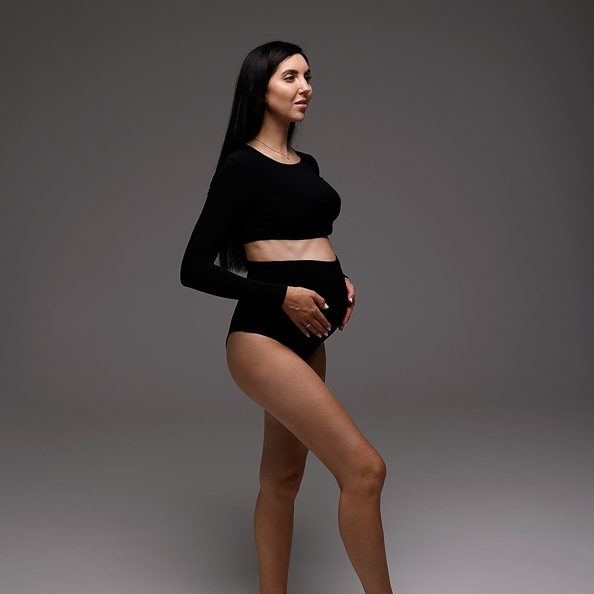 Топ з довгим рукавом+високі трусики (Топ можна комбінувати з брюками від молочного костюму; вдягати поверх цього образу піджак). Розмір: S-L