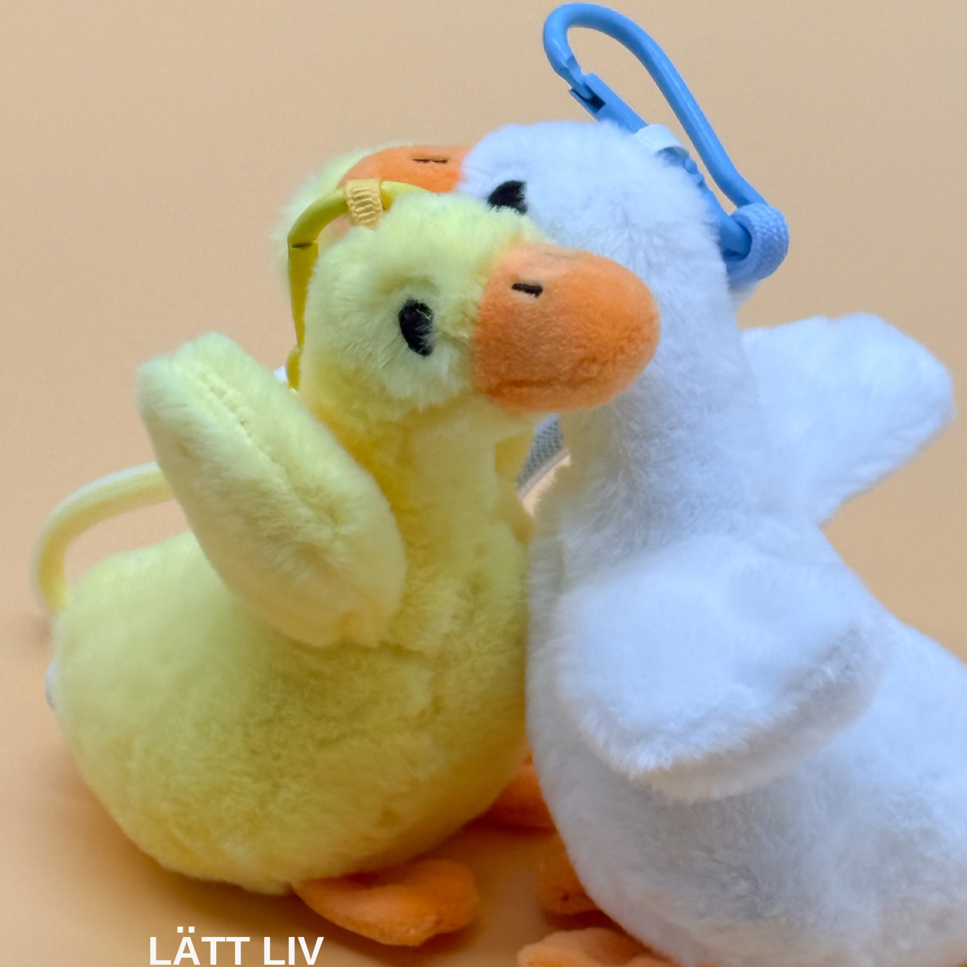 Брелки и резинки. LÄTT LIV