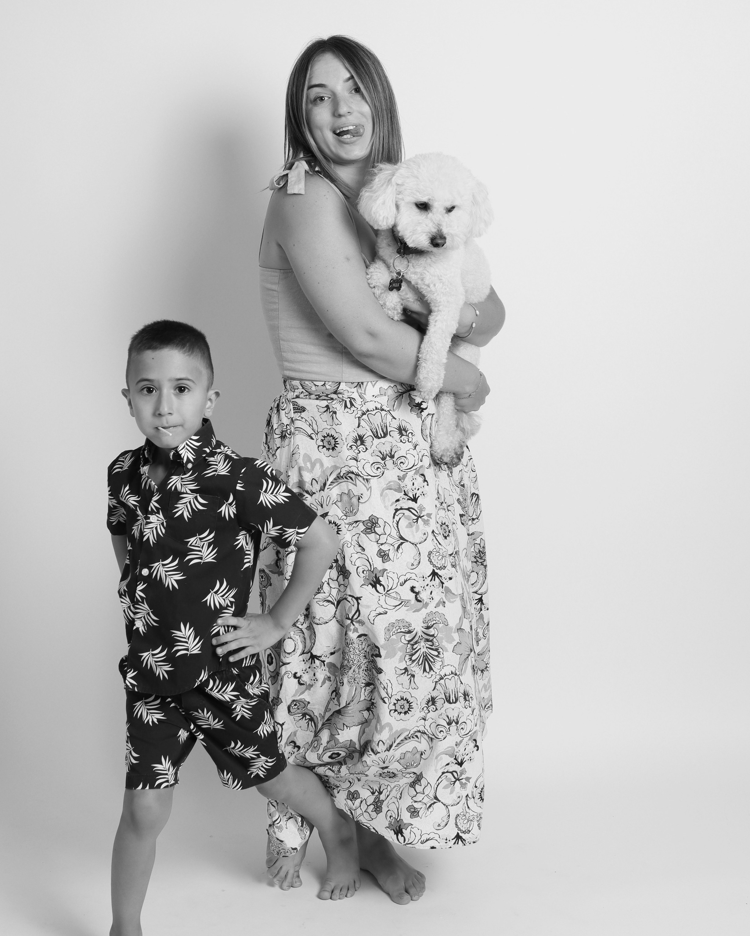 SHOOT IT YOURSELF — SELF PORTRAIT STUDIO IN CHICAGO