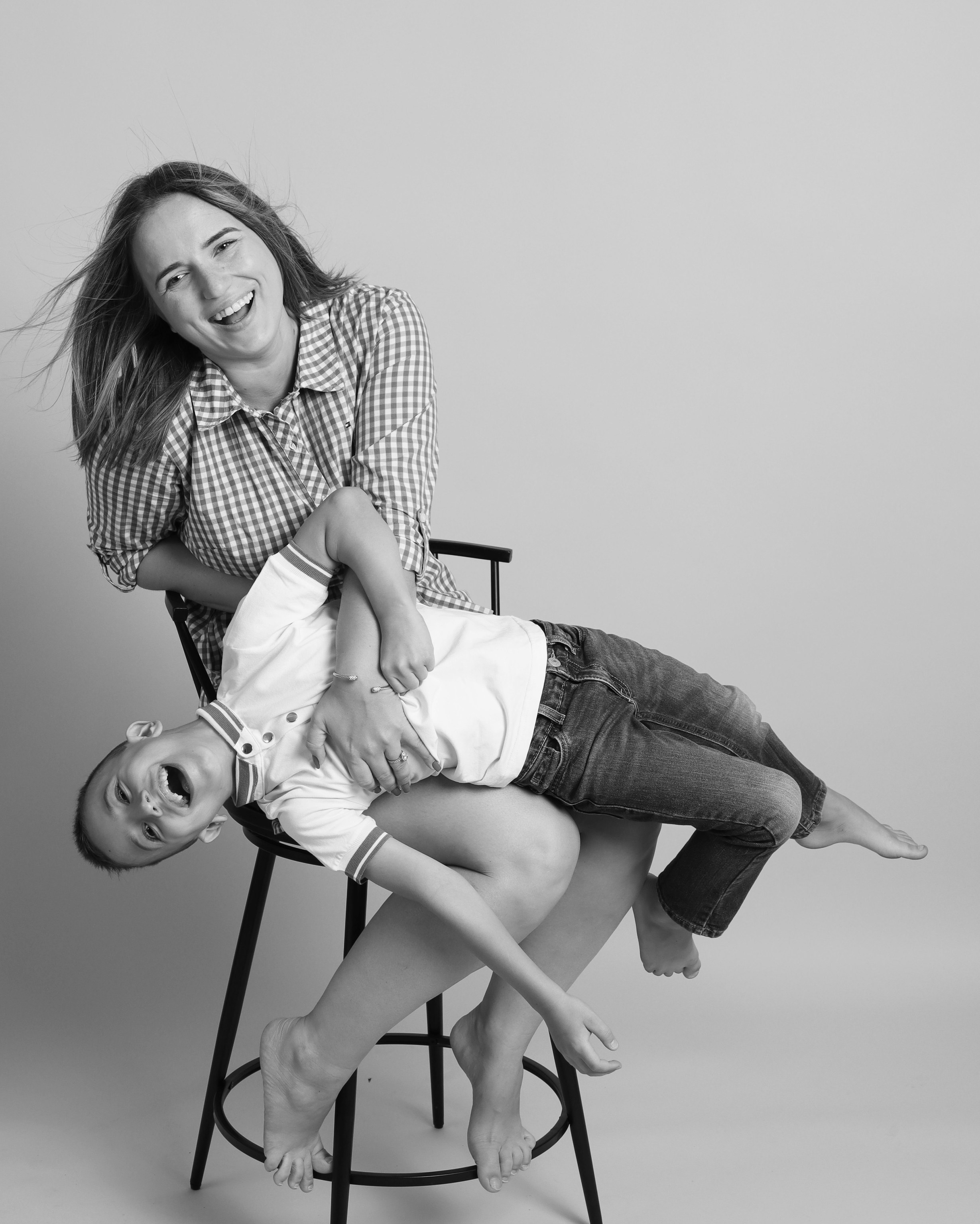 Розовый фон. SHOOT IT YOURSELF — SELF PORTRAIT STUDIO IN CHICAGO