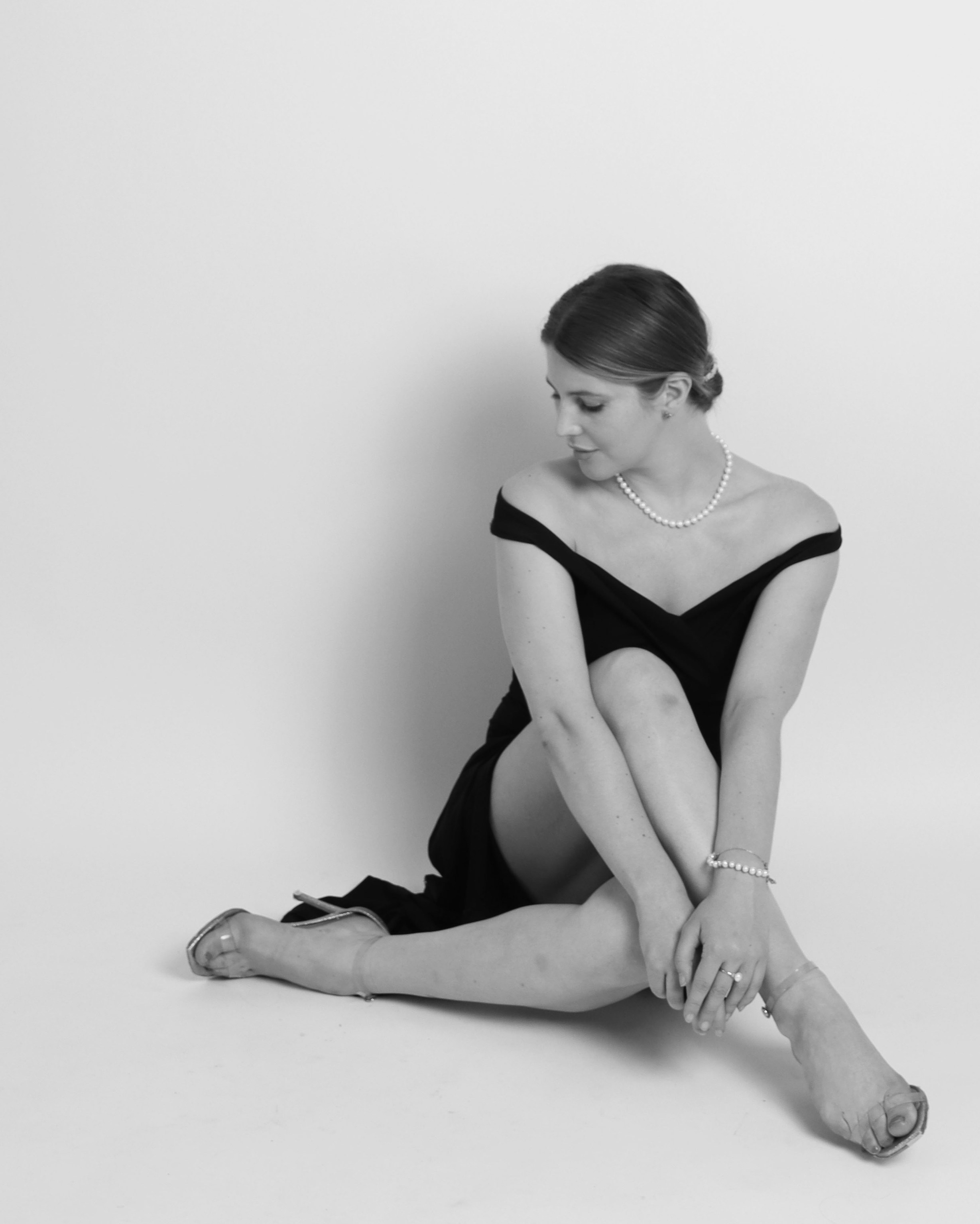 SHOOT IT YOURSELF — SELF PORTRAIT STUDIO IN CHICAGO