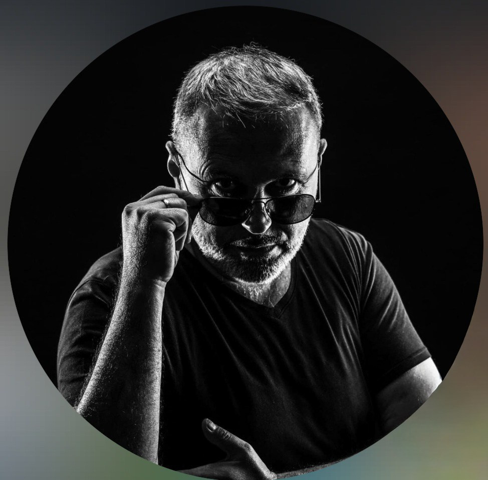 Kontakt. ZORAN TORĐAN — FOTOGRAF I VIDEO PRODUCENT Zrenjanin