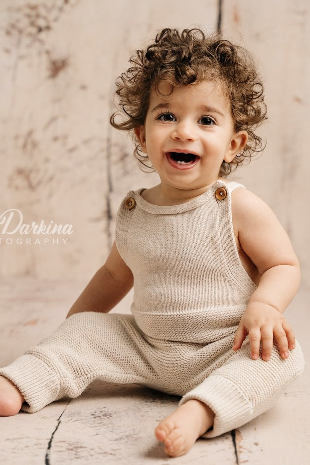 Cake smash outfits for boys. Newborn and family photographer. Hills District. Sydney