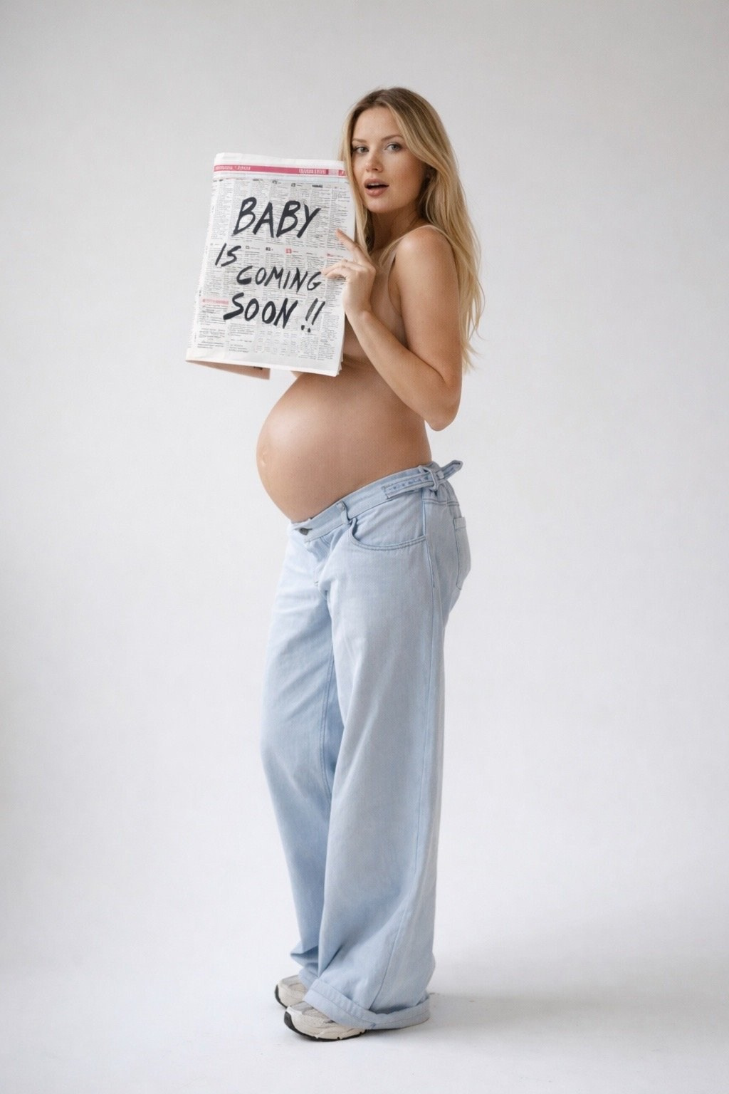 Фотосессия для беременных на белом фоне Пловдив