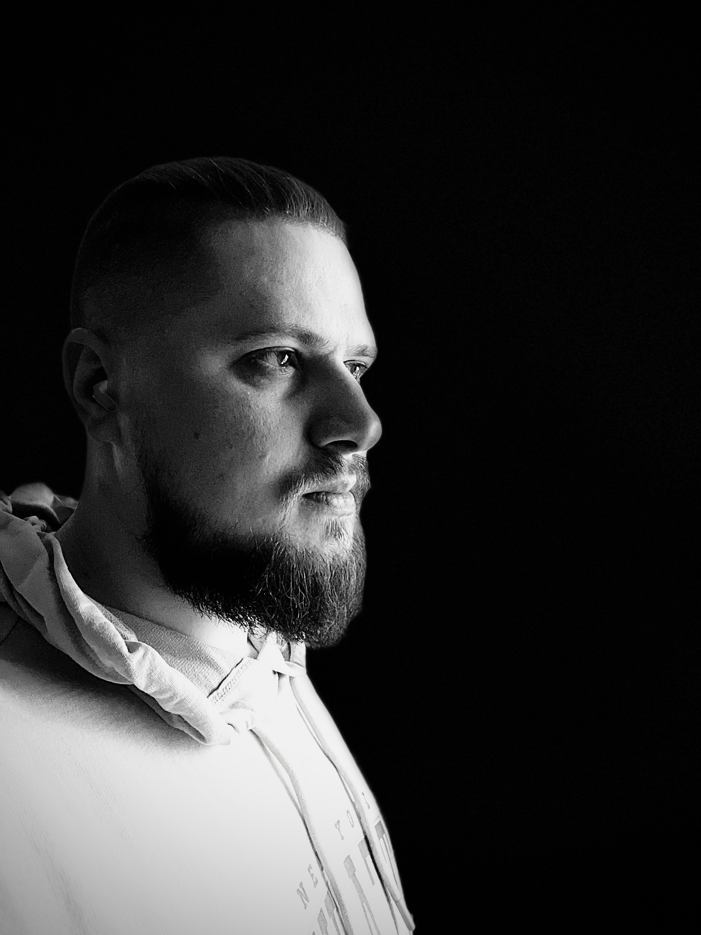 Despre mine. Grigore Odajiu - Fotograf Boudoir si nud Chișinău