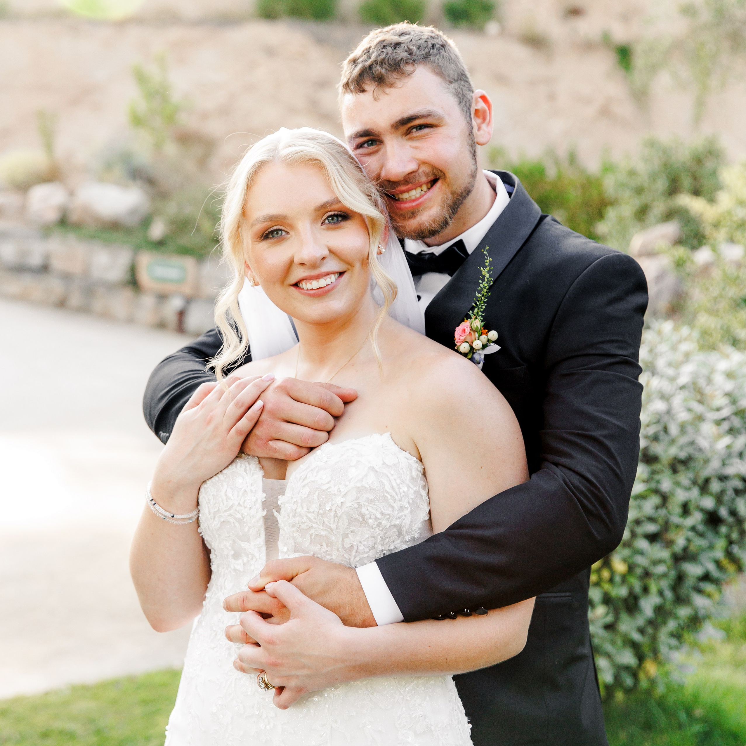 Classical portrait of the bride and groom with the beautiful light of a golden hour