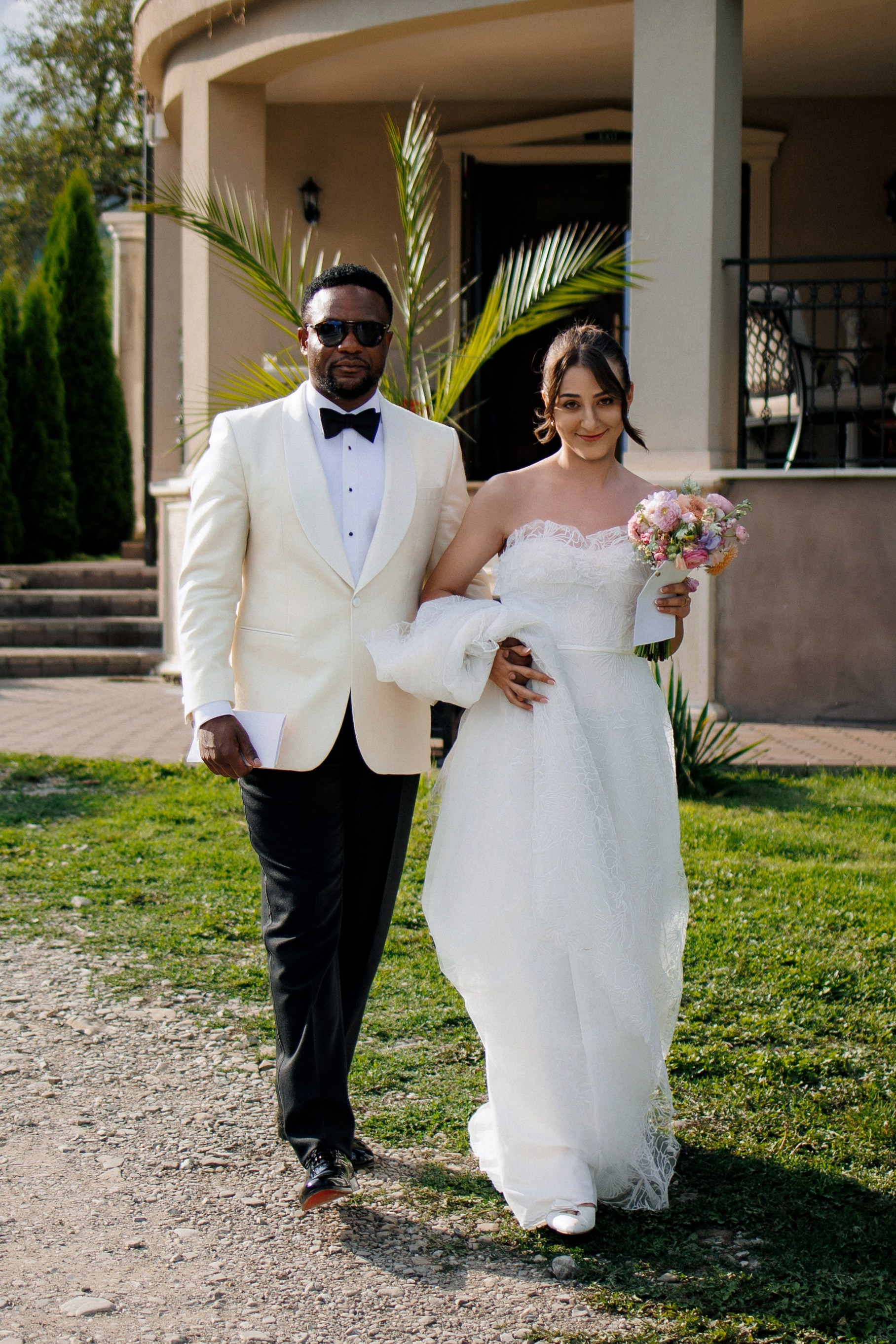 Wedding Photographer, based in Iasi, Romania, but will travel all over the globe to make sure you look amazing in all your wedding photos