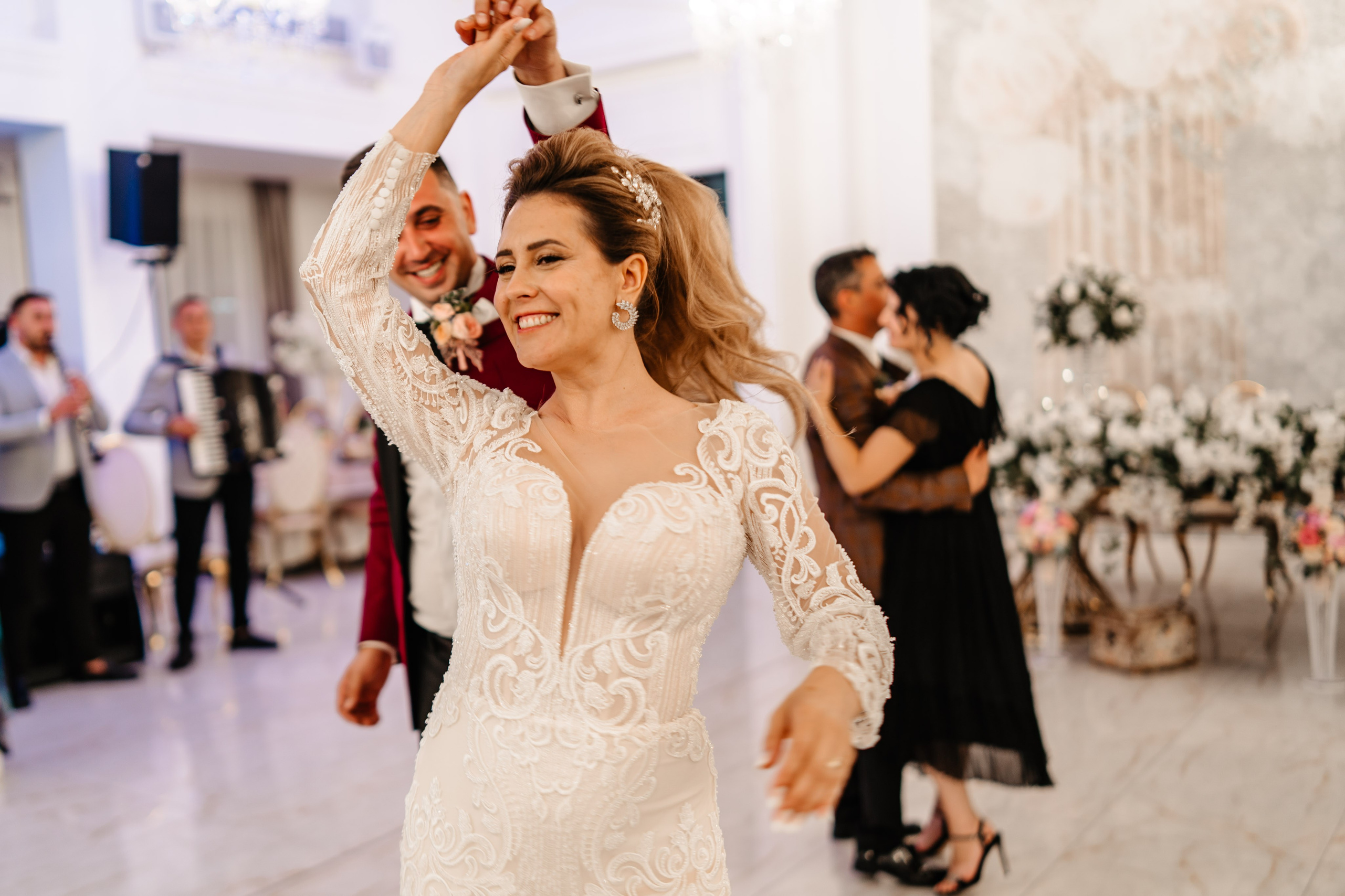 Prima pagina. Foto-Video Nunta Iasi, Suceava, Bucuresti / Disponibilitate 2025 — 2026 — 2027