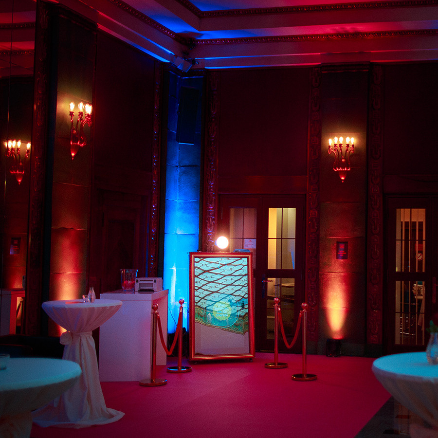 Fotobox Magic Mirror für Hochzeiten | Interaktiver Fotospiegel mieten