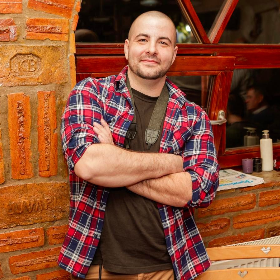 Milan Luković fotograf iz Zrenjanina. Profesionalno fotografisanje venčanja - Milan Luković