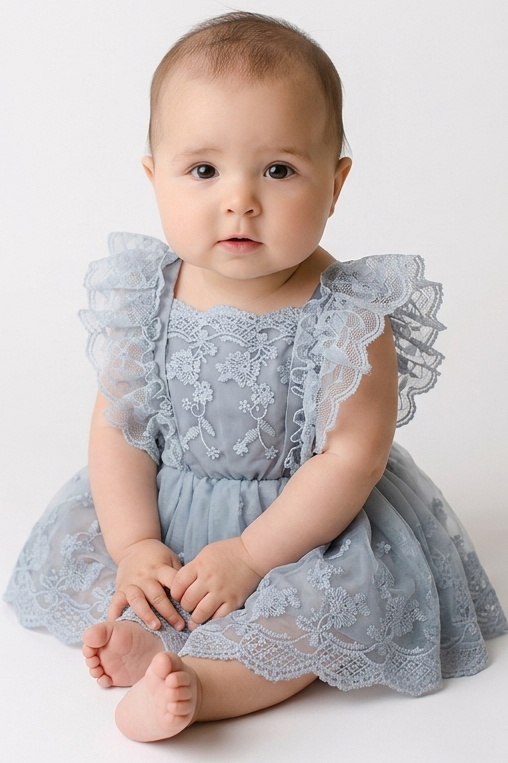 Cake smash outfits for girls. Newborn and family photographer. Hills District. Sydney