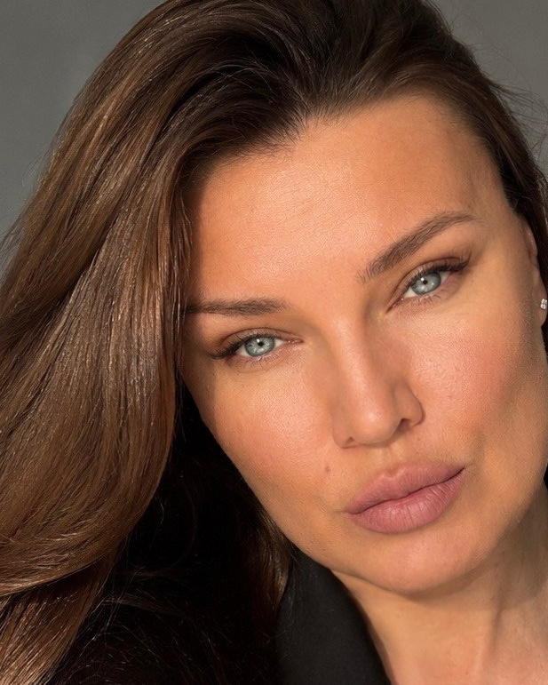Контакты Alexa Zakarian — AI-директор и создатель SLAY LAB