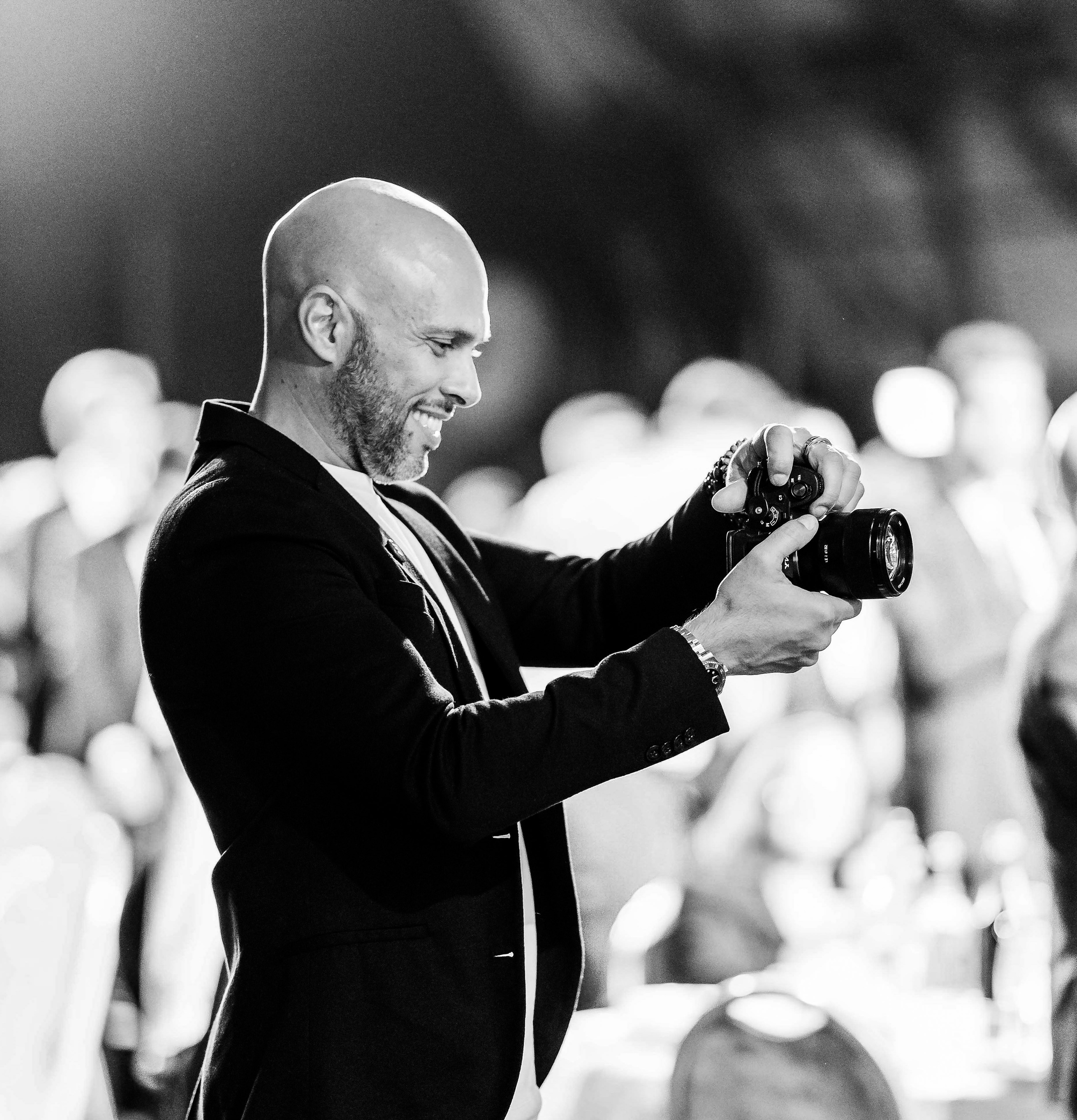 Contact. Wedding videographer in Italy