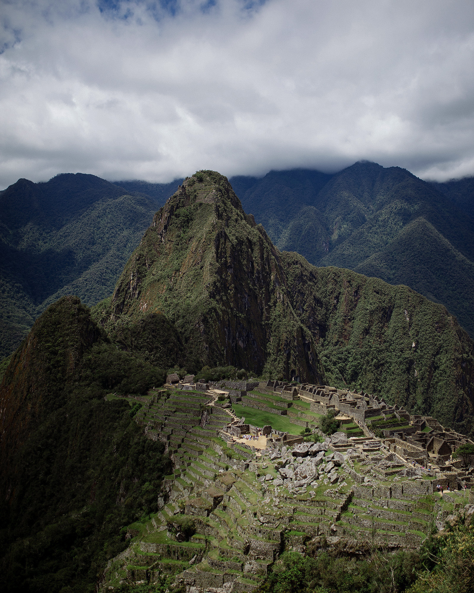 Вид на город Мачу Пикчу в Перу.