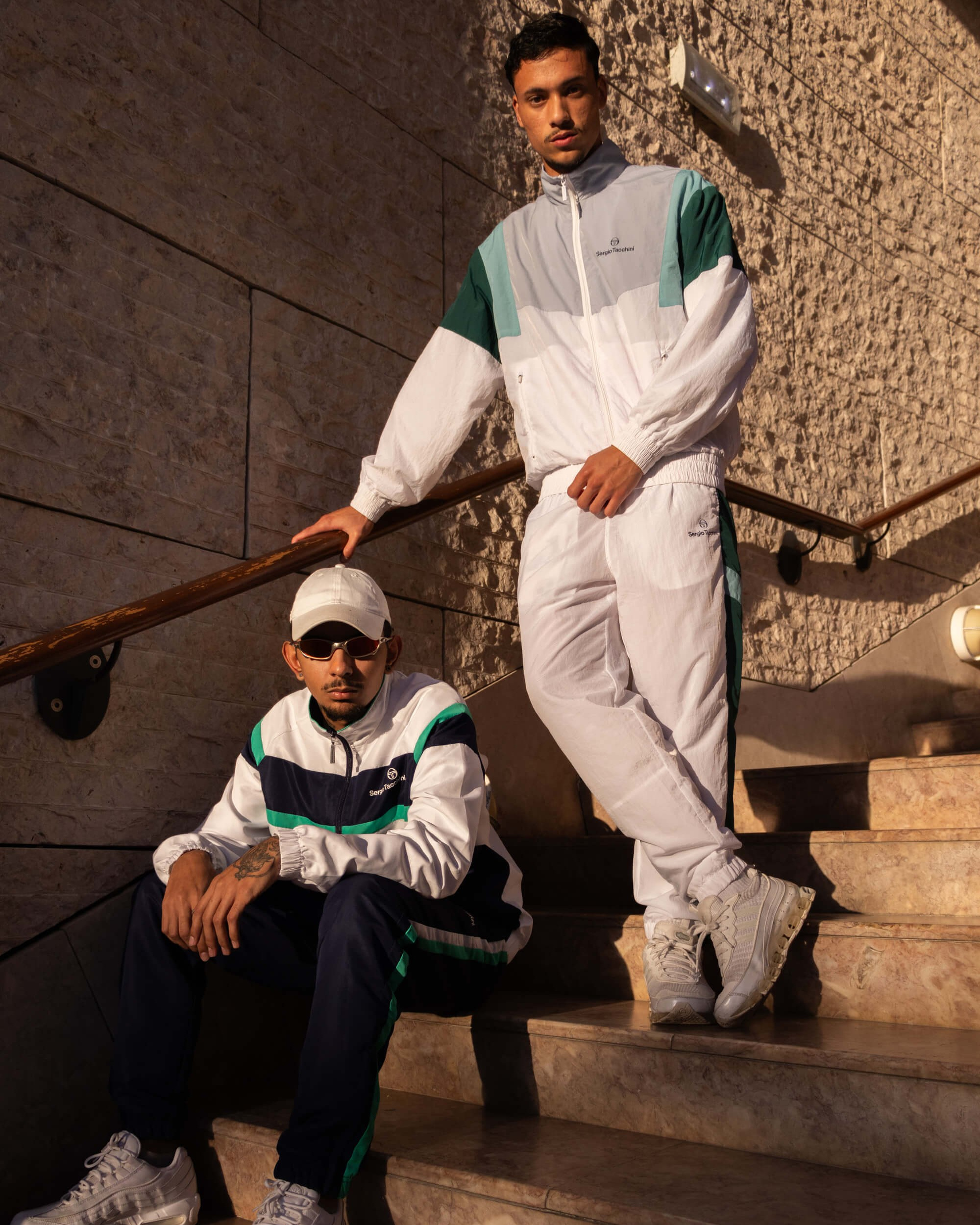 Fotografia de moda em Aveiro para marcas, designers e lojas online. Campanhas, lookbooks e e-commerce com direção criativa. Peça orçamento.