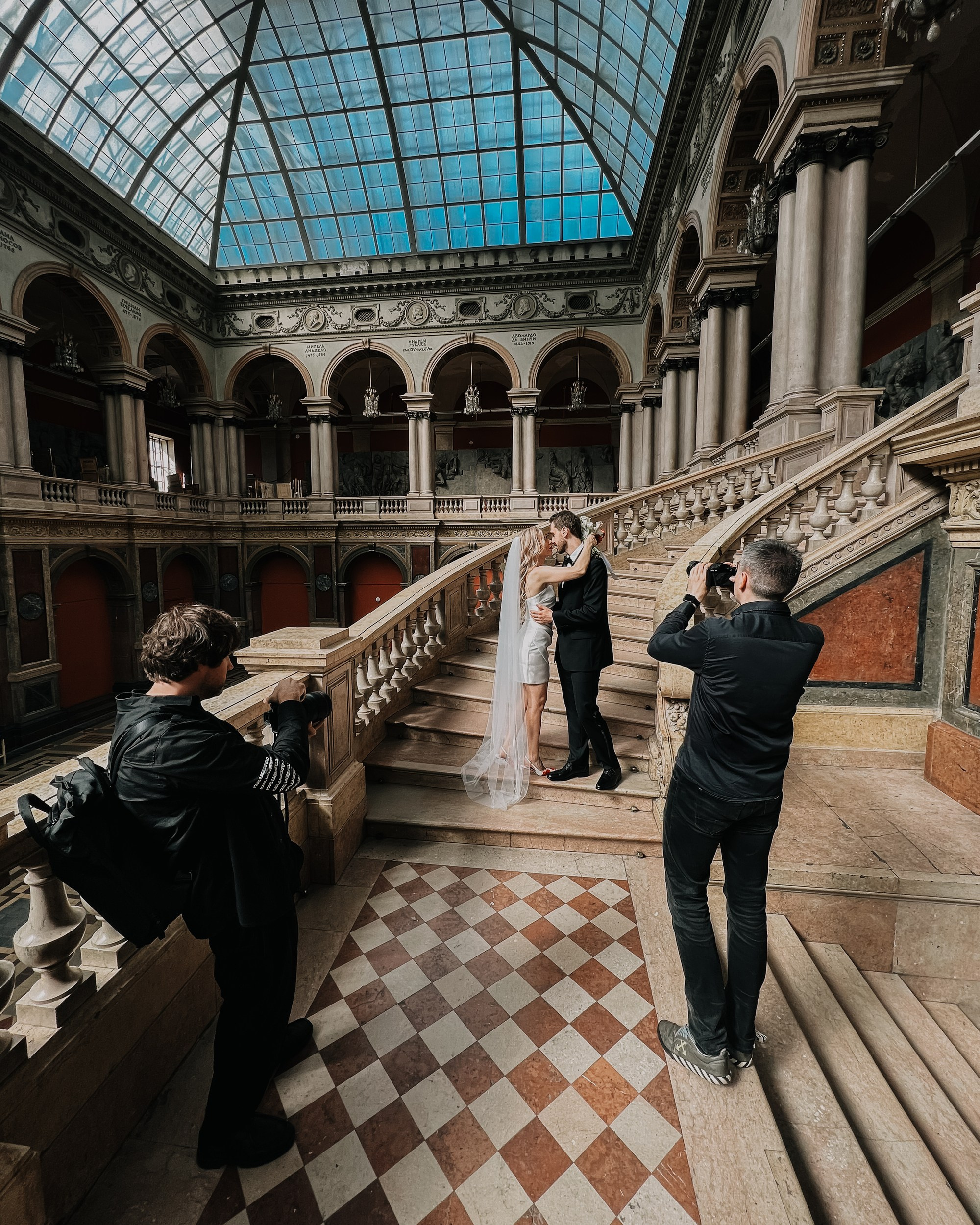 What is the difference between shooting with one or two videographers?. Videographer and photographer in New York // MAKAROV.VIDEO