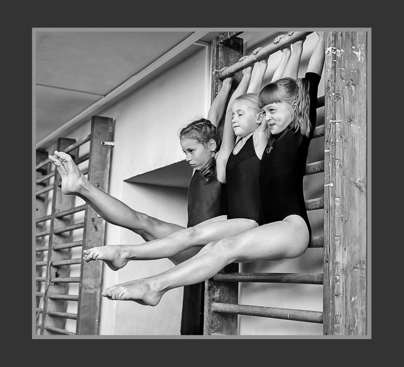 «ОСТАВЛЕННЫЙ» — город Припять после аварии на Чернобыле. Фотограф, коллекционер винтажных открыток и создатель историй на пересечении прошлого и личного. Ирина Дайнакова