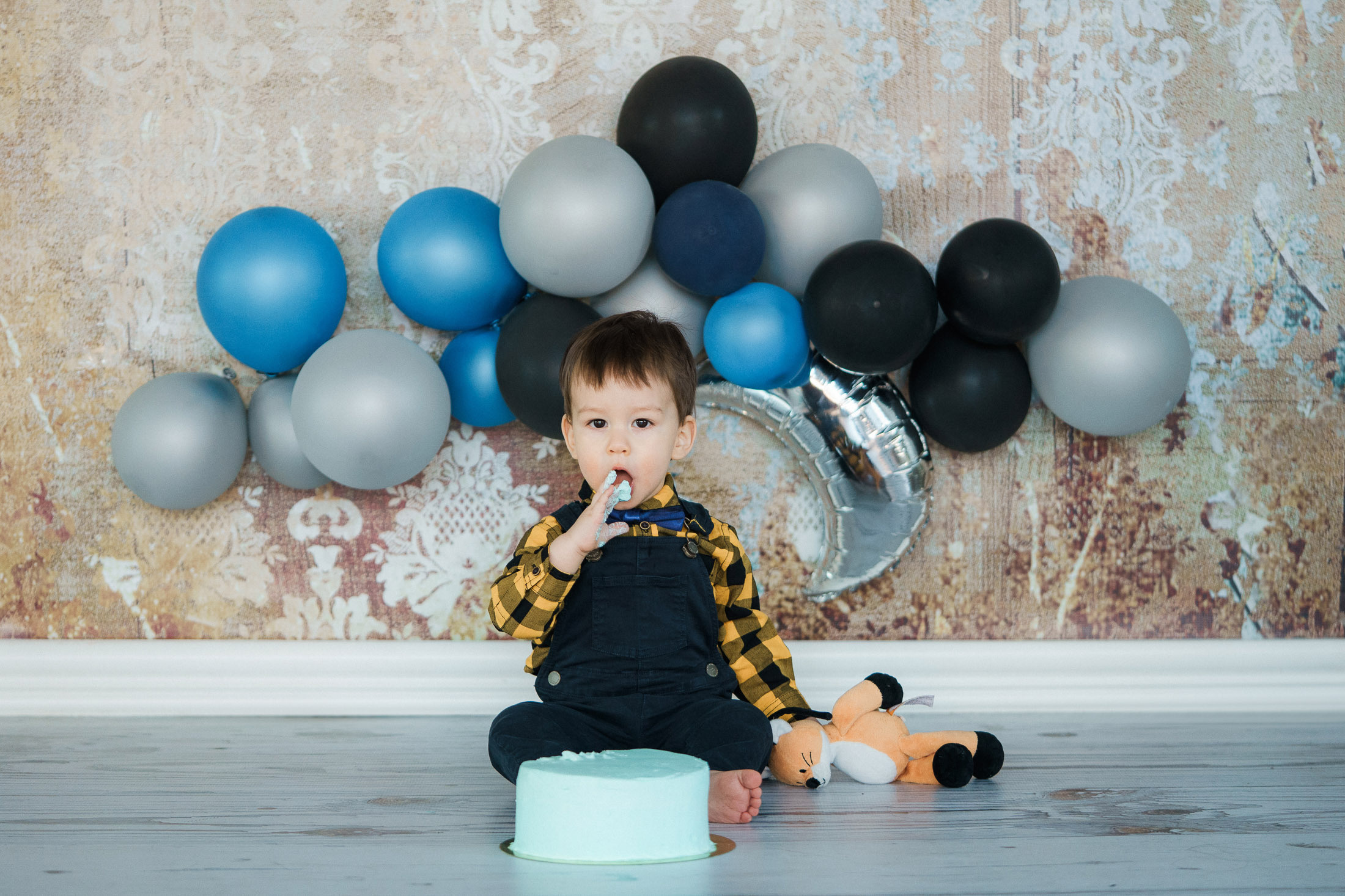 Cake smash 1-vuotiskuvaus Helsingissä