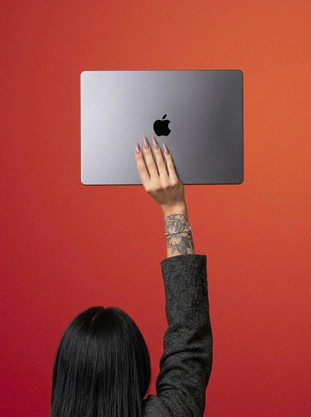 Аяна Крапивкина — профессиональная ретушь и AI-визуал