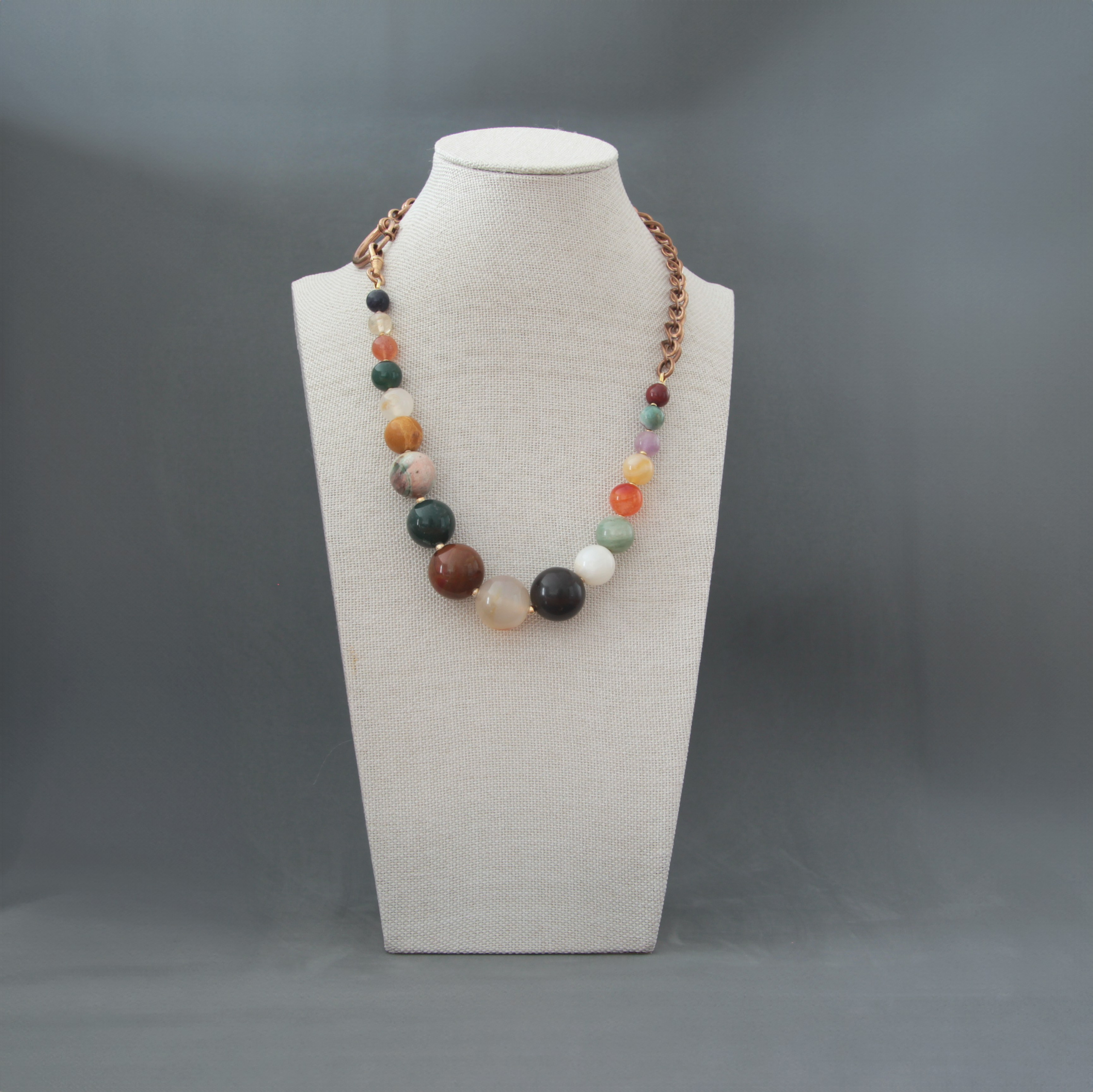 Modern Jewelry. Современнные и актикварные украшения в Барселоне, Москве и Санкт-Петербурге