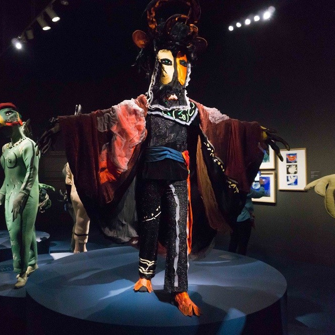 This photograph displays costumes designed by Marc Chagall for theatrical productions Театральные костюмы по мотивам творчества Марка Шагала — яркие образы и фантастические персонажи