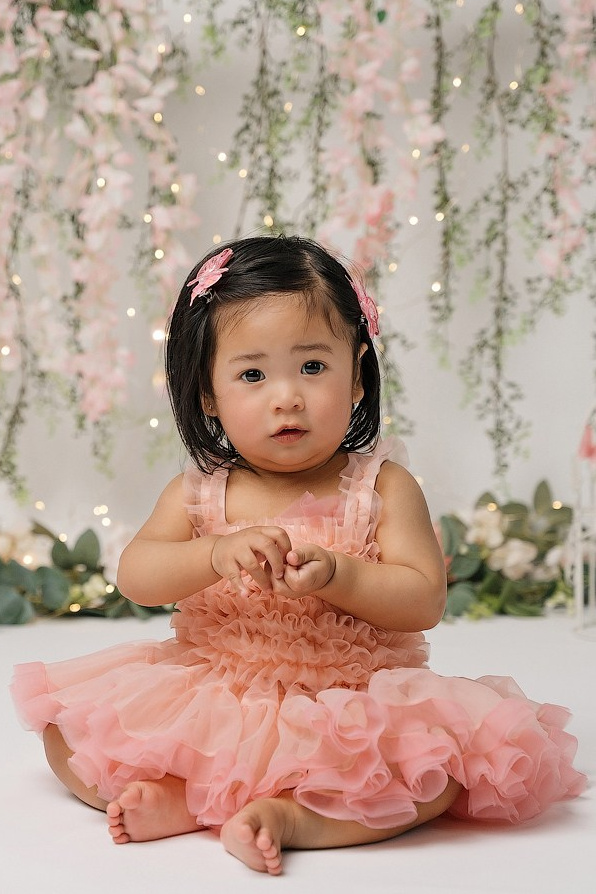 Cake smash outfits for girls. Newborn and family photographer. Hills District. Sydney