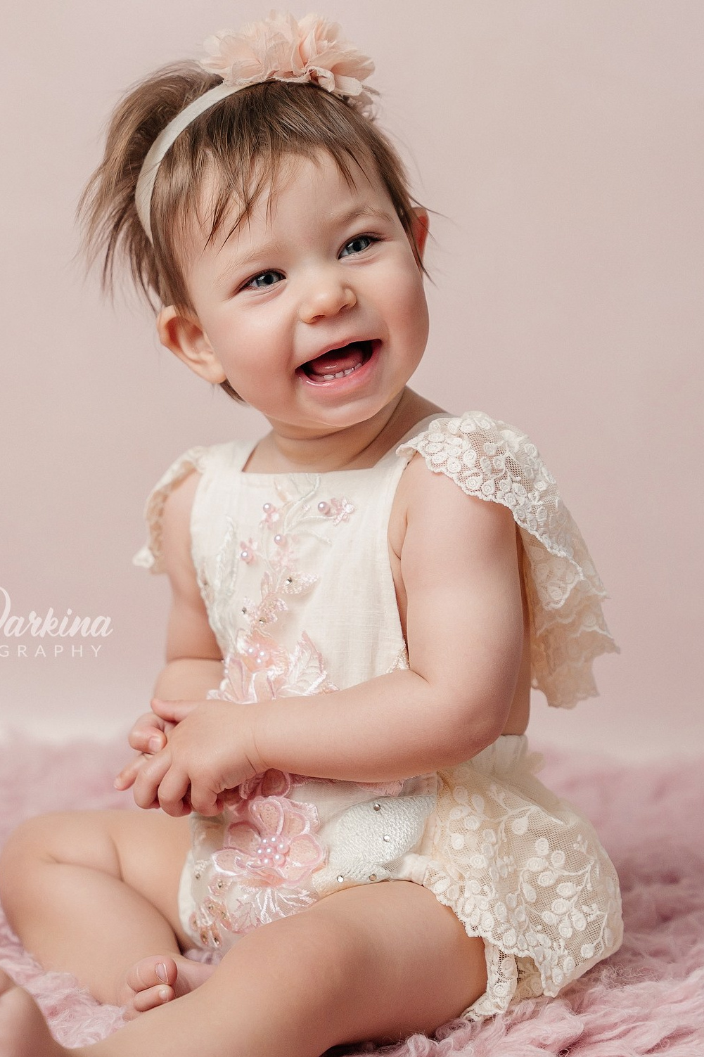 Cake smash outfits for girls. Newborn and family photographer. Hills District. Sydney