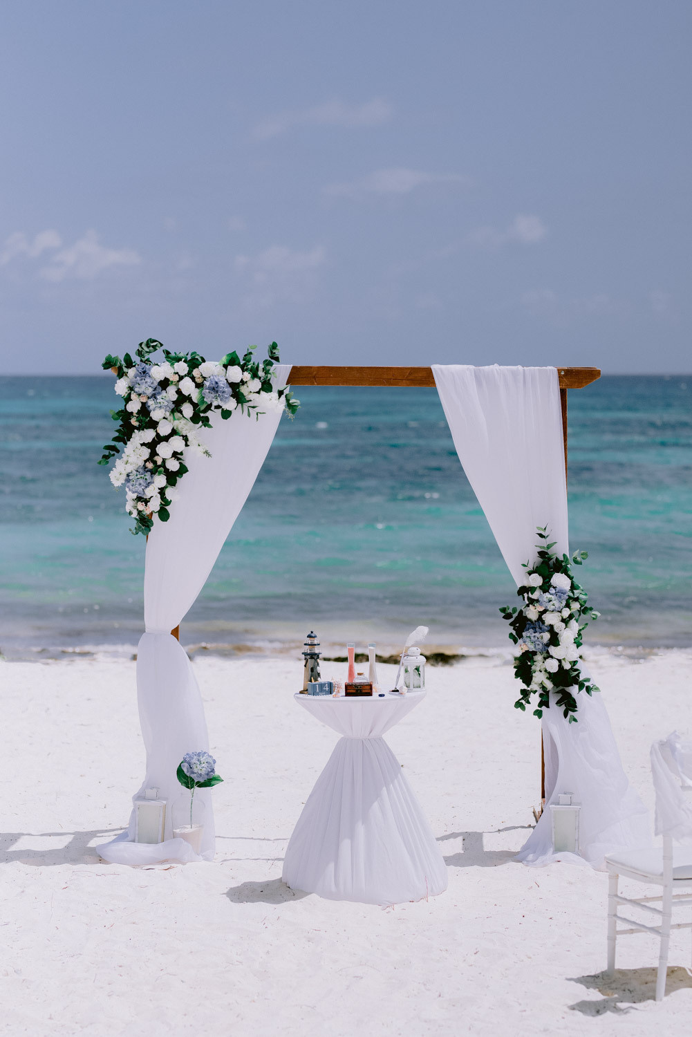 Почему бы не устроить себе свадебную церемонию на пляже в Доминикане?