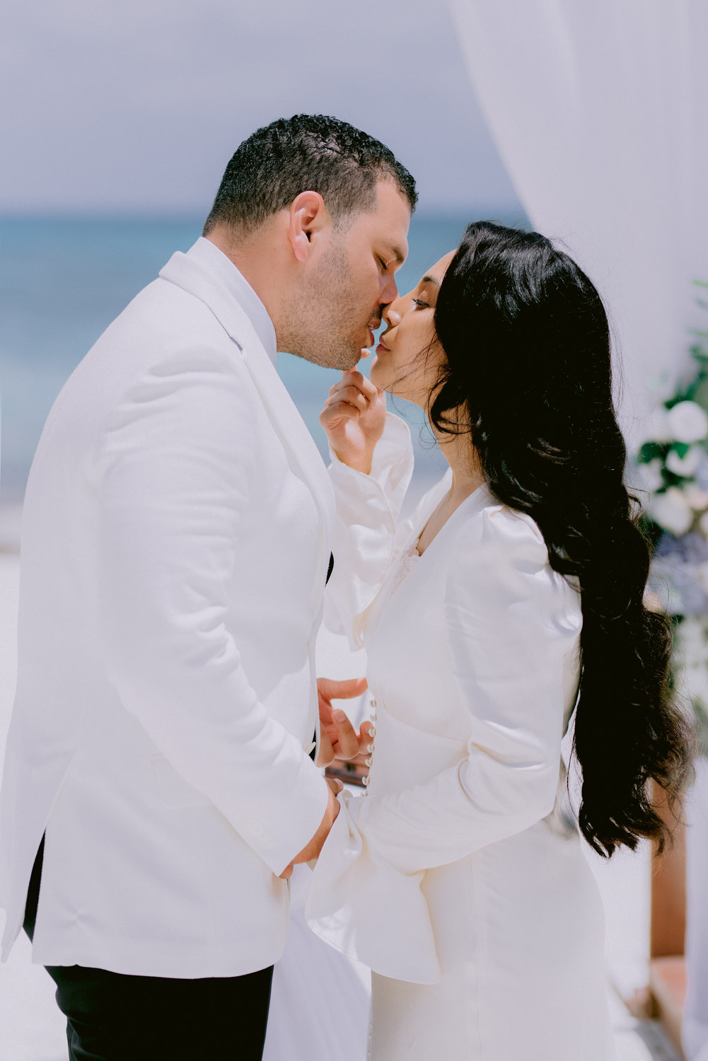 Почему бы не устроить себе свадебную церемонию на пляже в Доминикане?