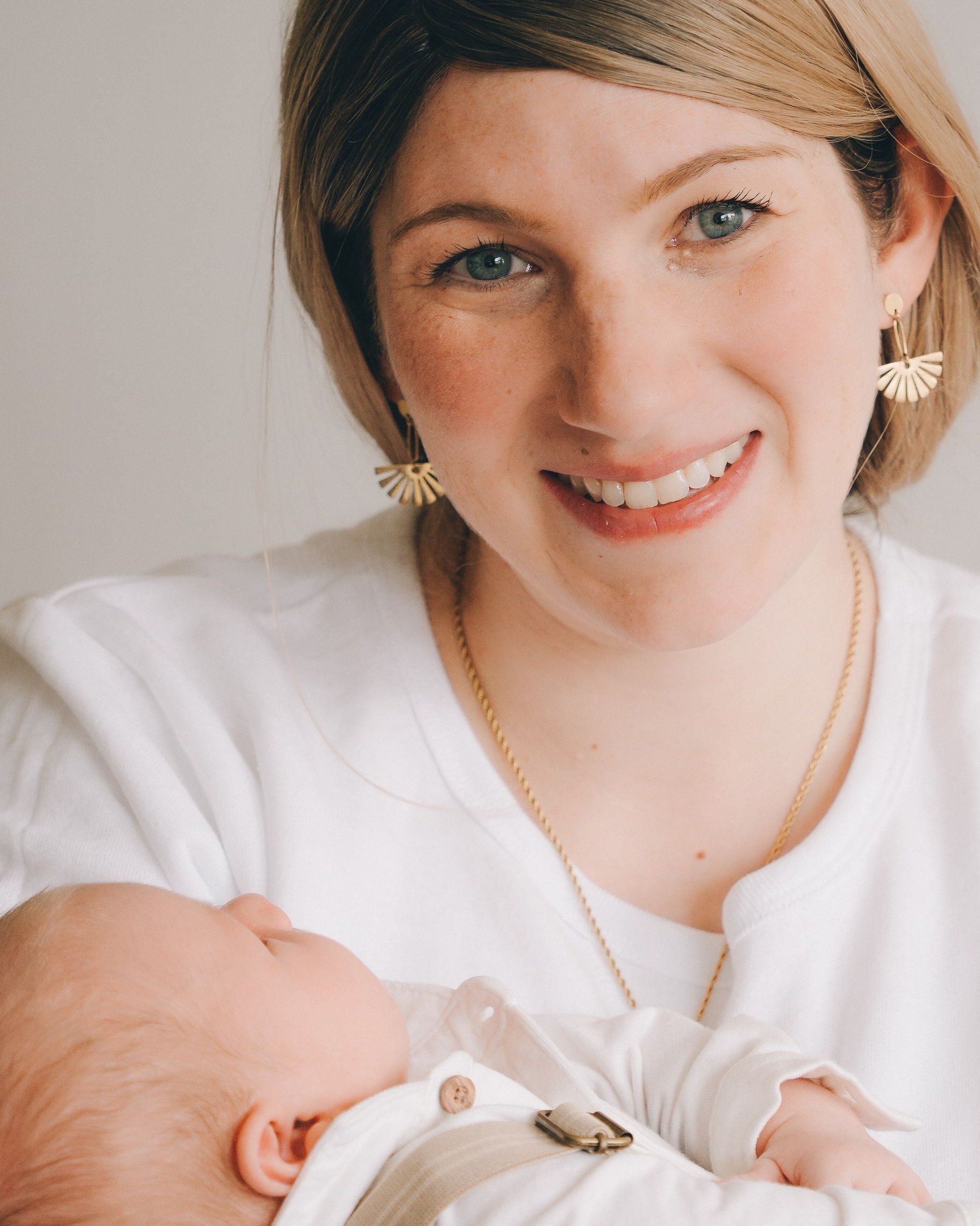 At-home newborn photography by Irina Zoteeva in Solihull