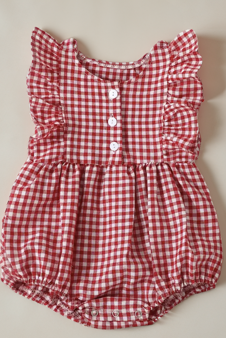 Cake smash outfits for girls. Newborn and family photographer. Hills District. Sydney