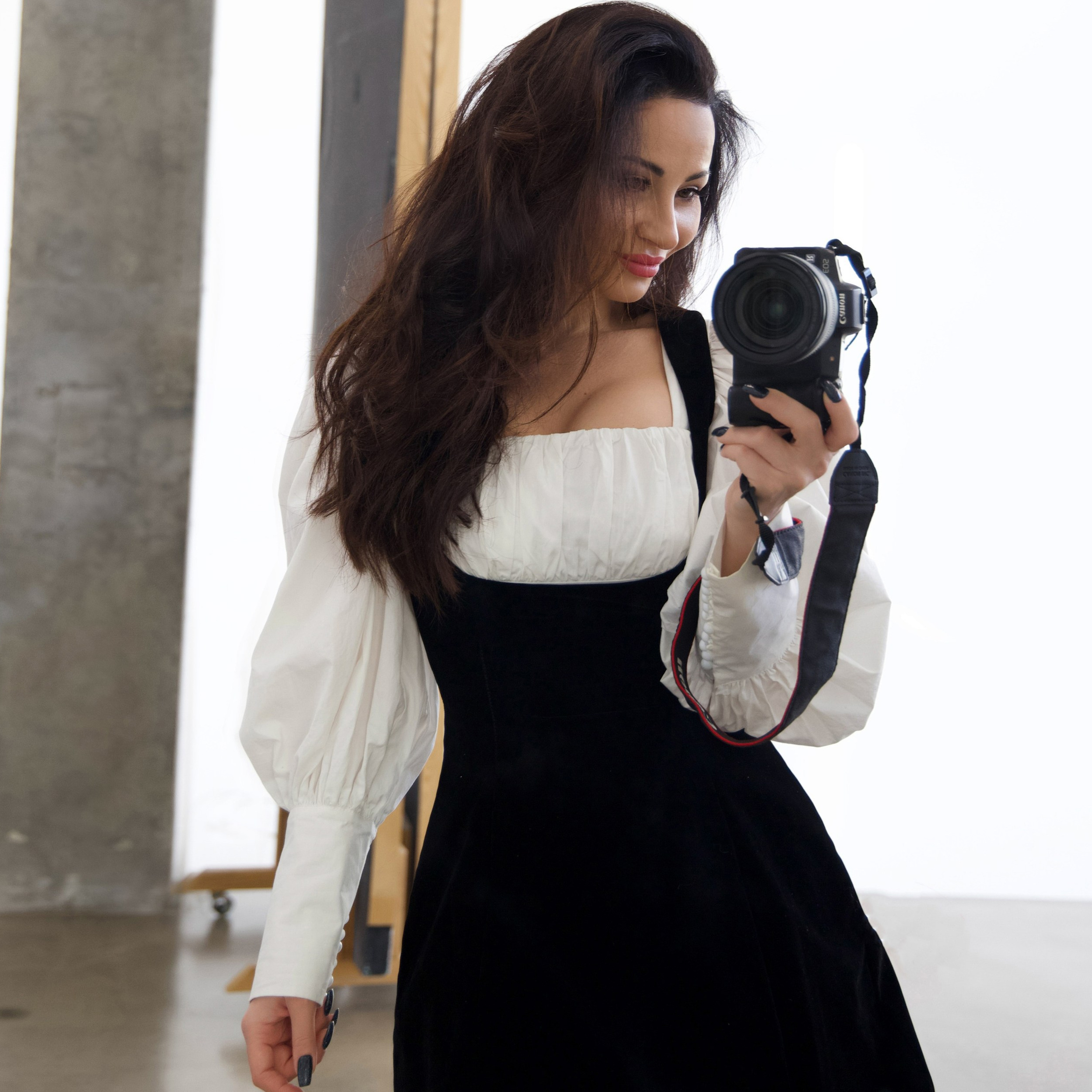 CONTACTS. Photographer Marion Key