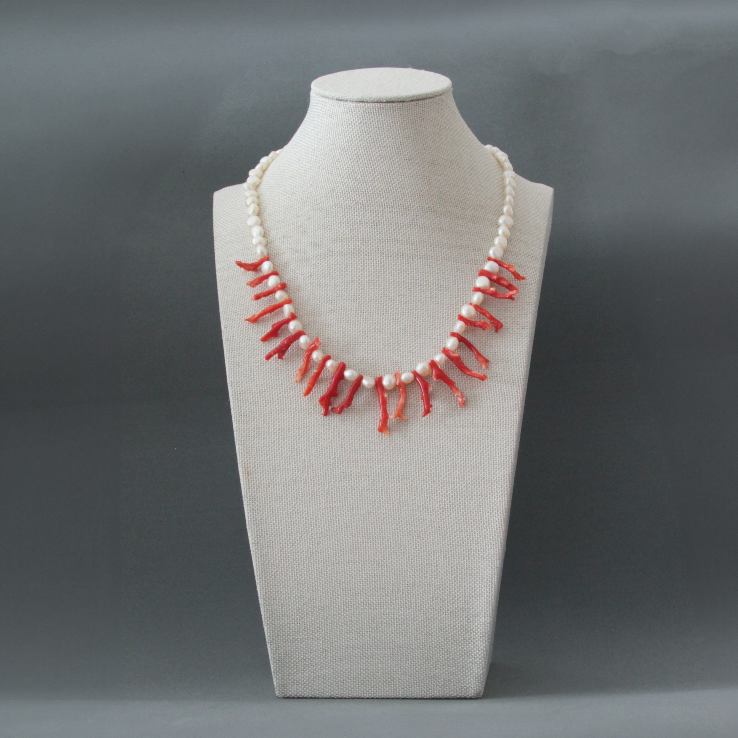 Modern Jewelry. Современнные и актикварные украшения в Барселоне, Москве и Санкт-Петербурге